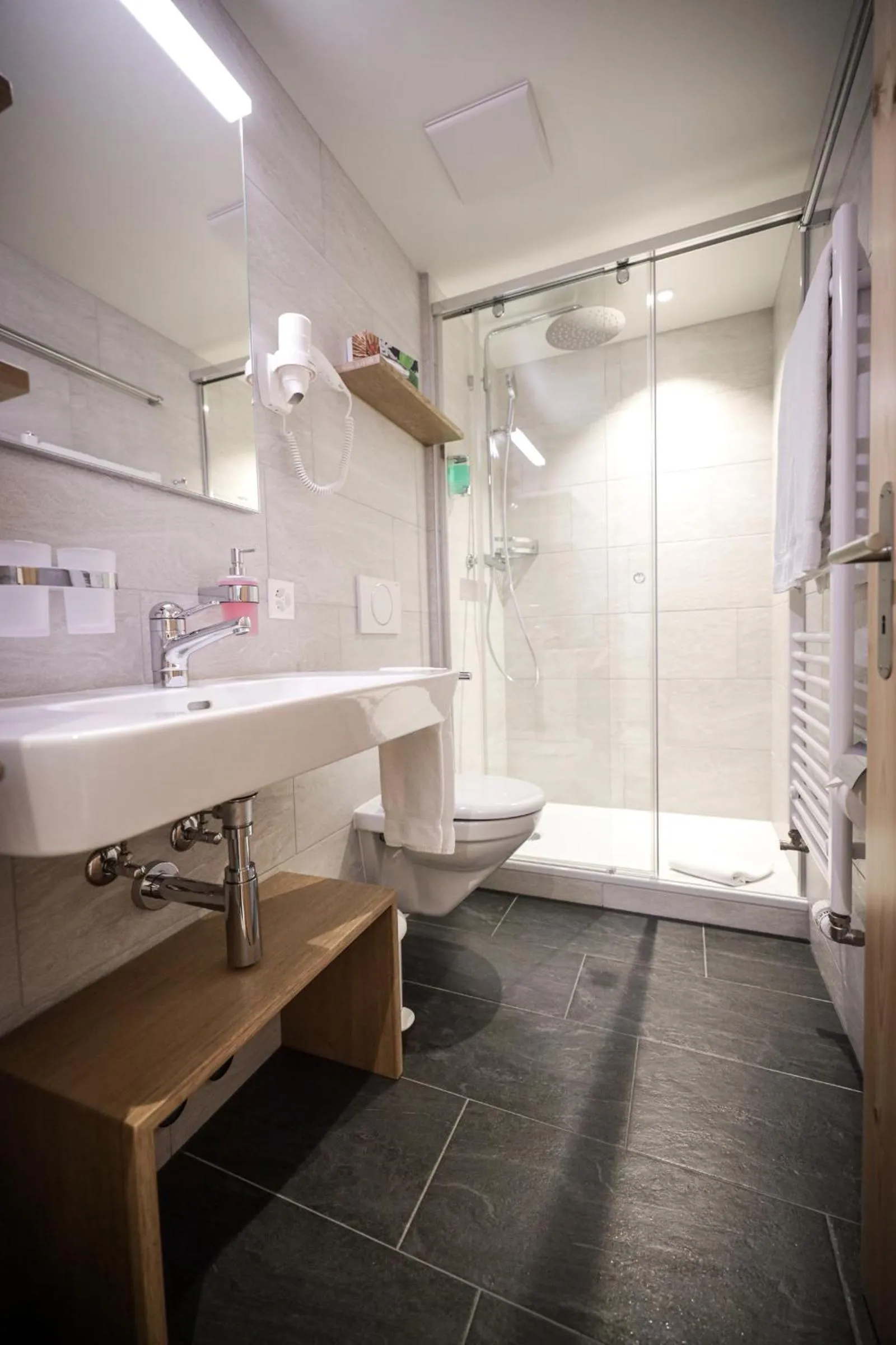 Bathroom in Hotel Sonnenhalde, Arosa