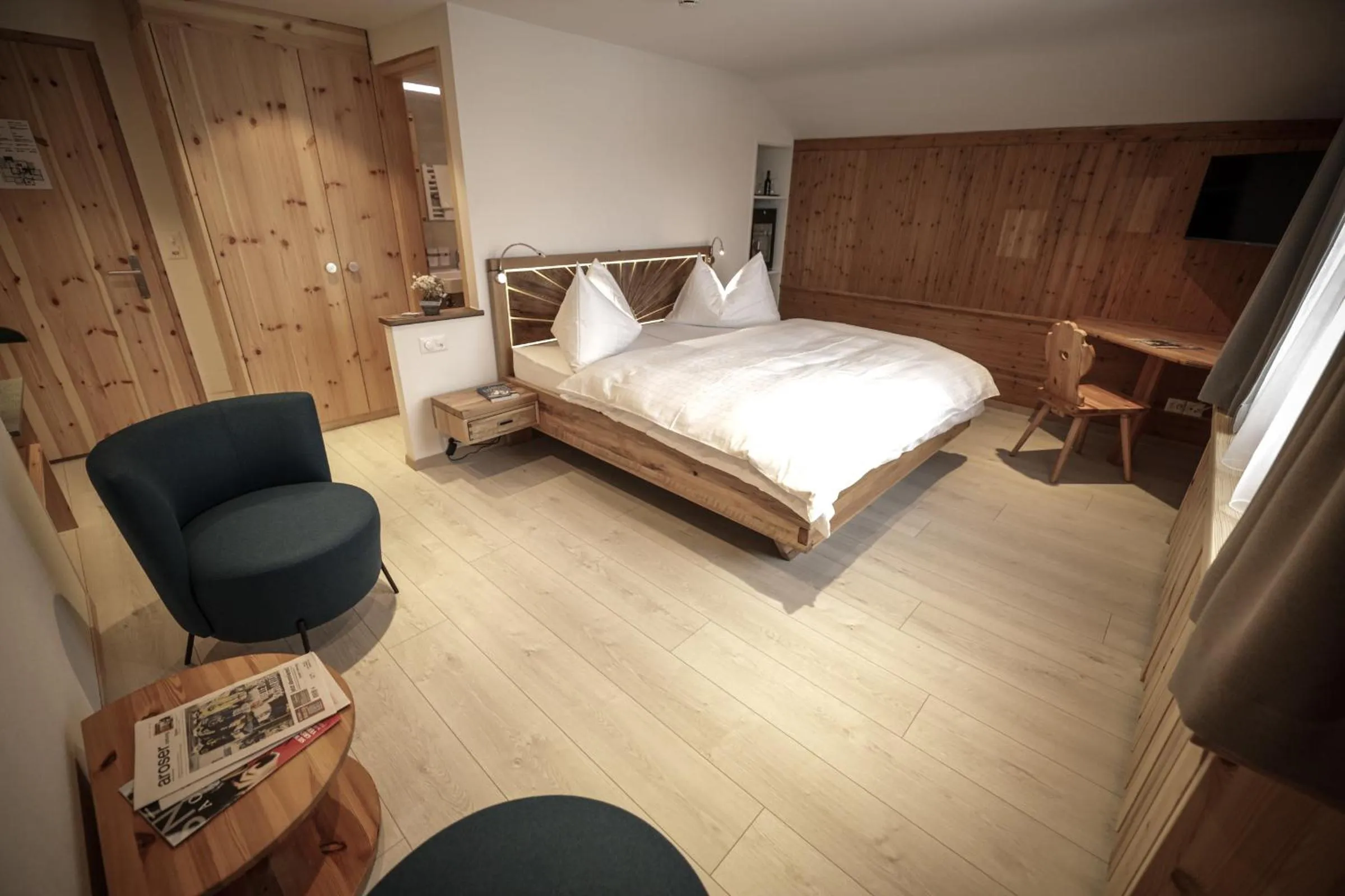 Photo of the whole room, Bed in Hotel Sonnenhalde, Arosa