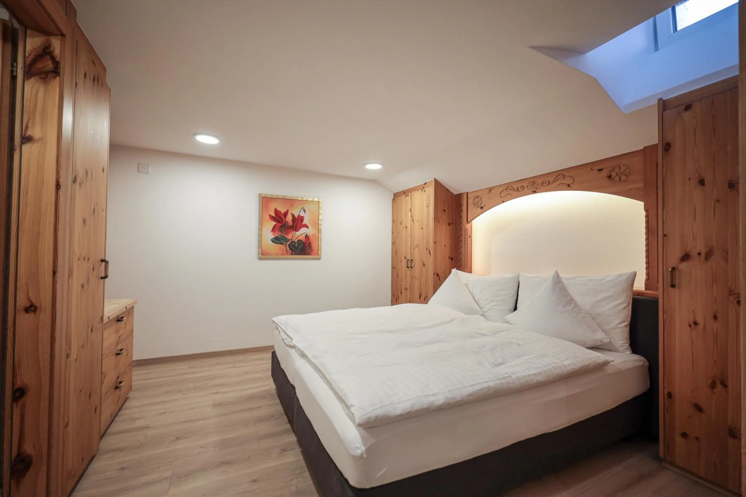 Photo of the whole room, Bed in Hotel Sonnenhalde, Arosa