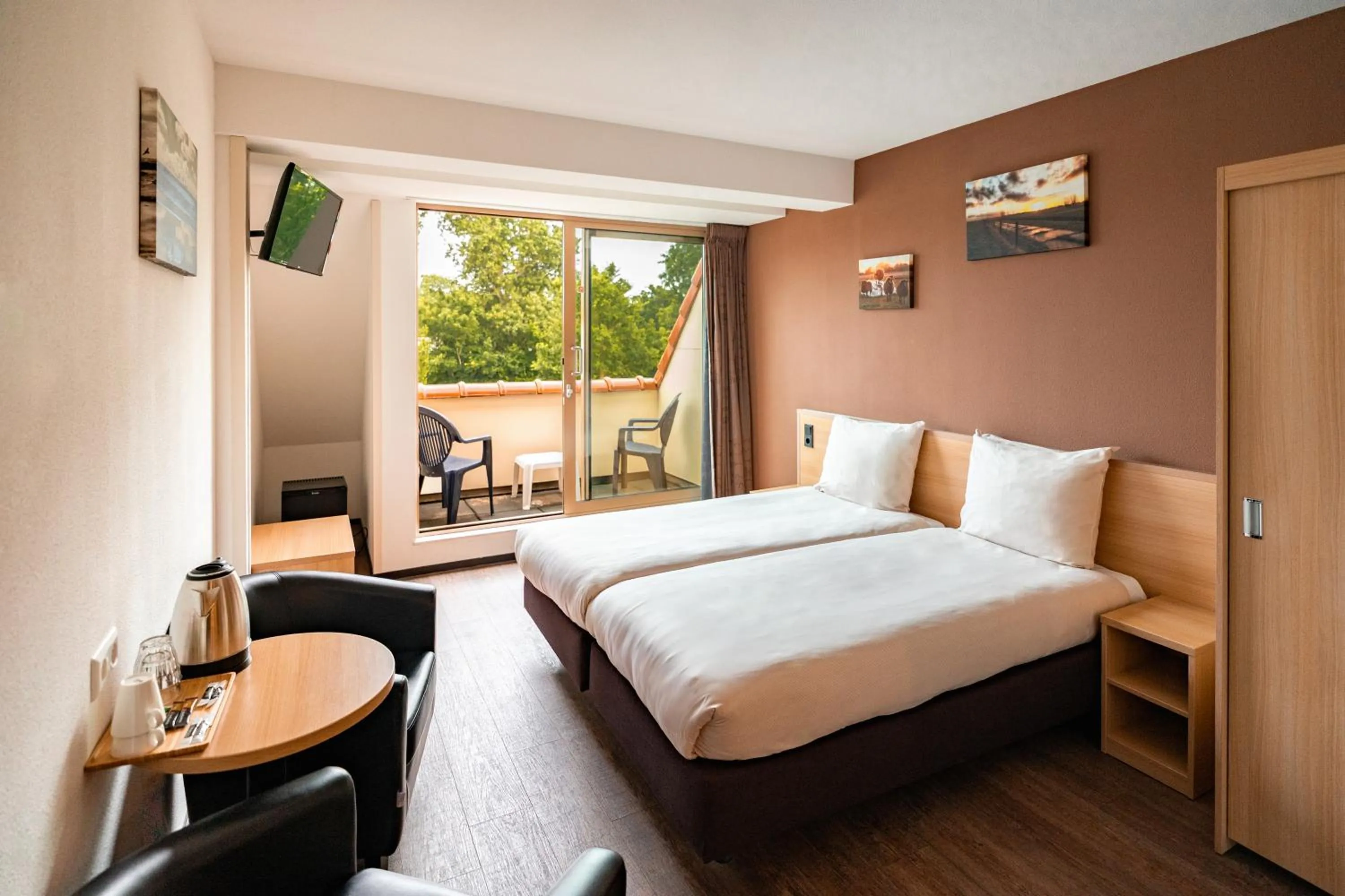 Photo of the whole room, Bed in Hotel het Zwaantje