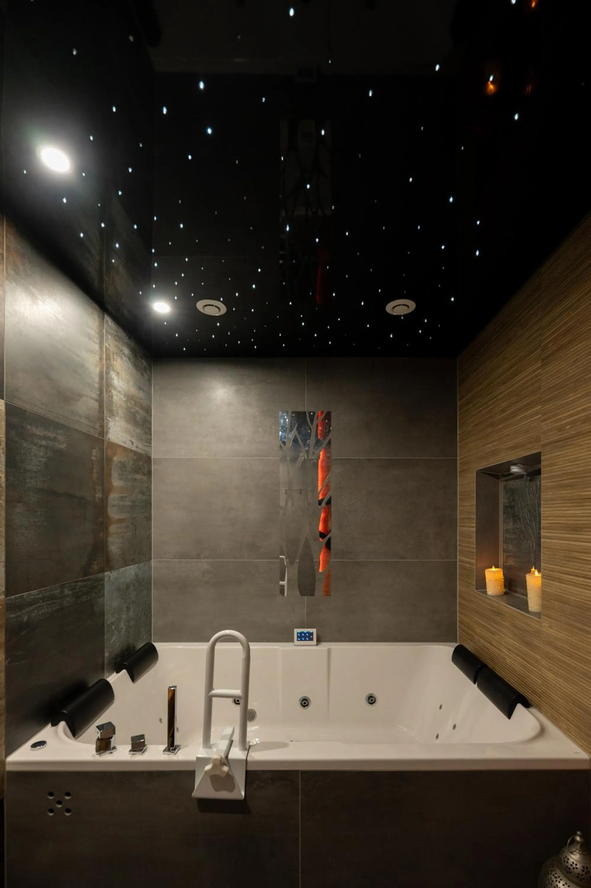 Spa and wellness centre/facilities in Logis Hôtel Notre-Dame - restaurant ouvert midi et soir sauf dimanche soir