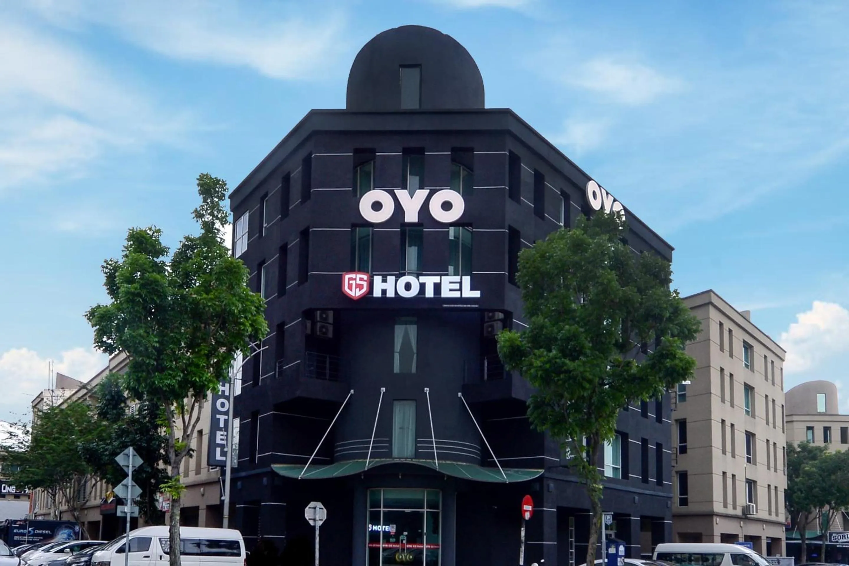Facade/entrance in Hotel O Gs Hotels Near Strand Mall