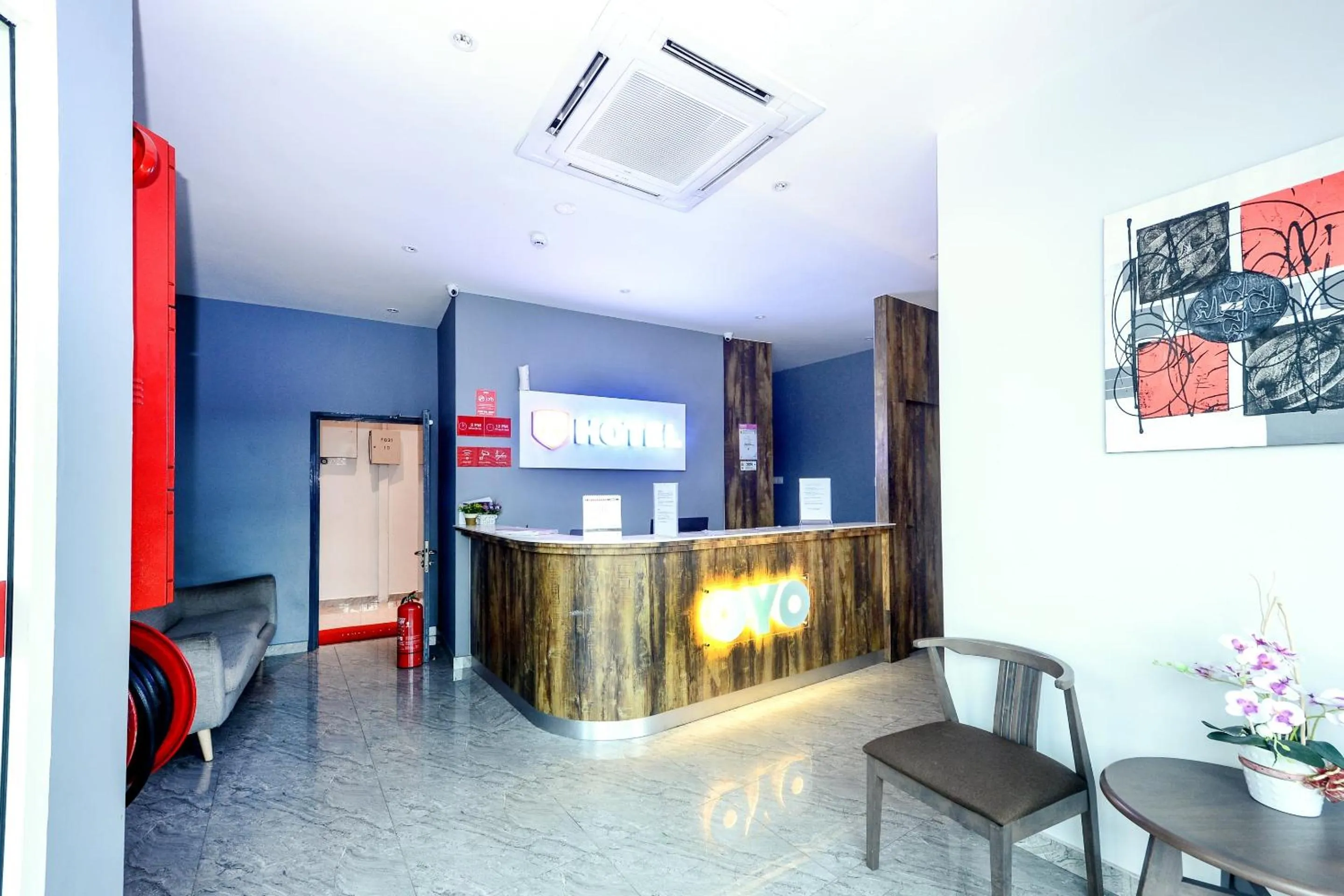 Lobby or reception in Hotel O Gs Hotels Near Strand Mall