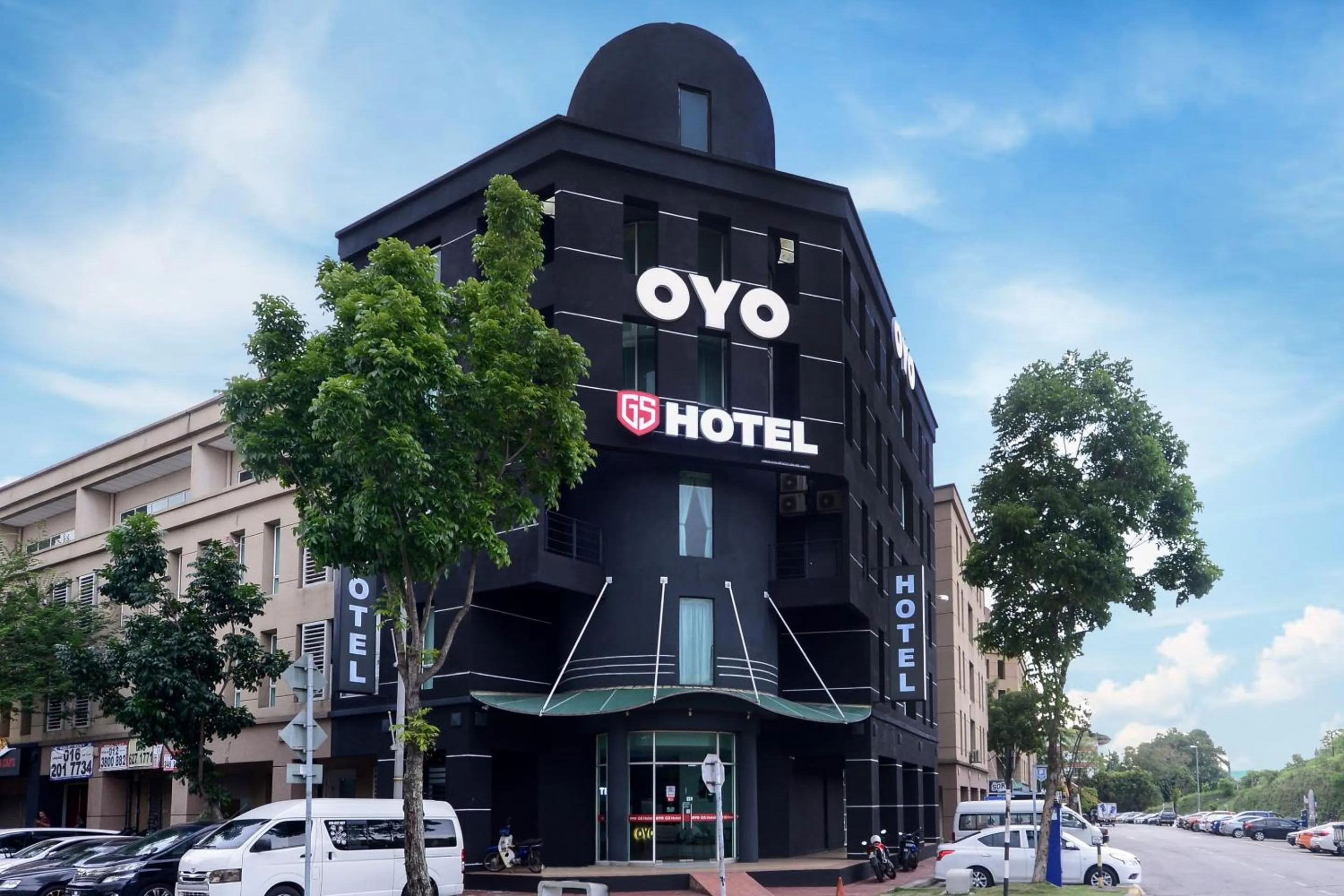 Facade/entrance in Hotel O Gs Hotels Near Strand Mall