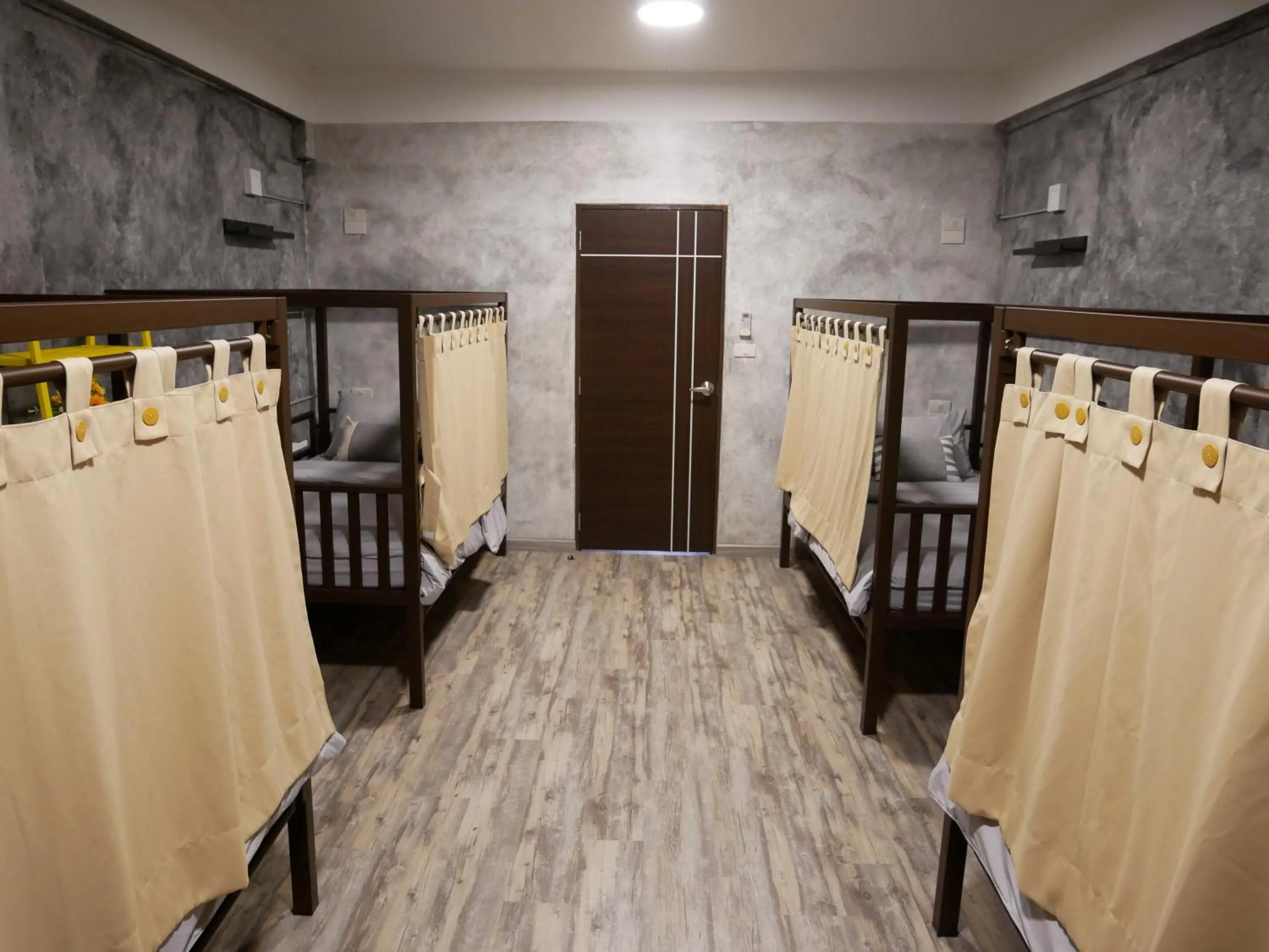 Photo of the whole room in NP House Pratunam