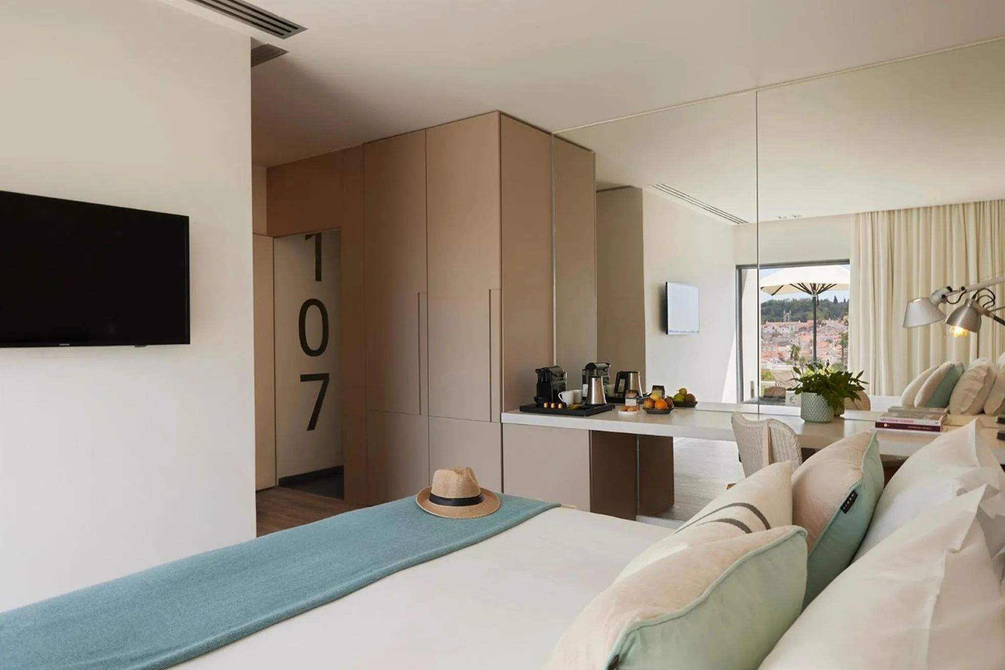 Bedroom, Bed in Santiago Hotel