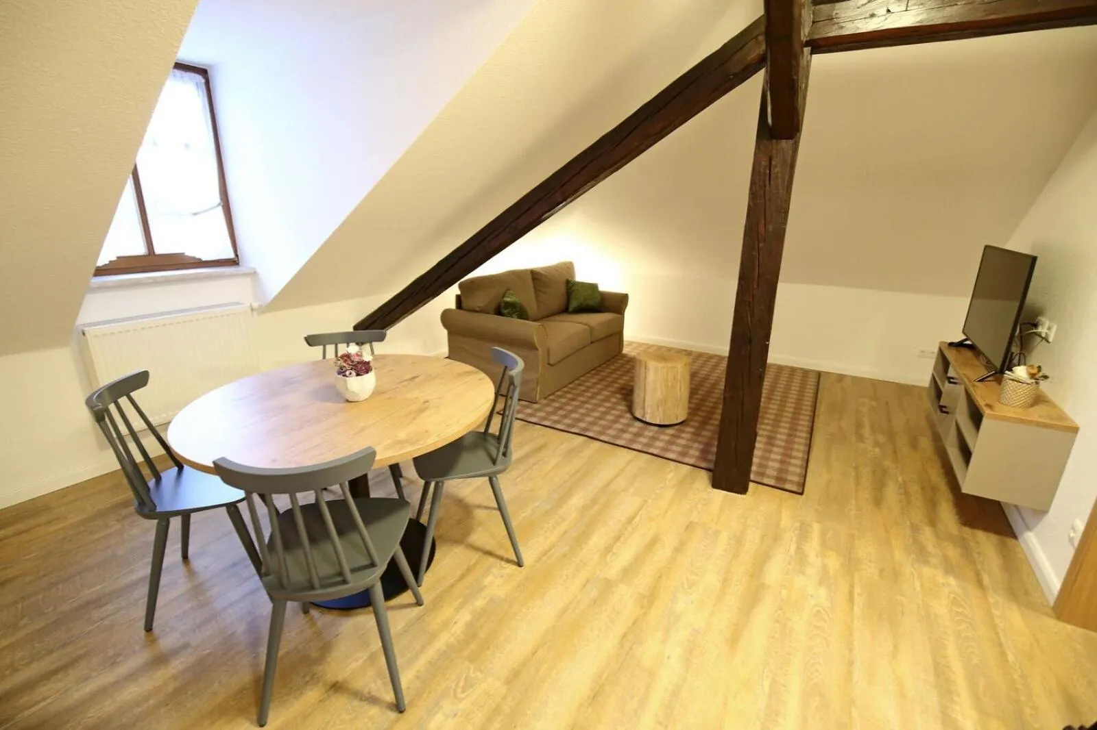 Dining area in Aparthotel Deutscher Kaiser Ferienwohnungen