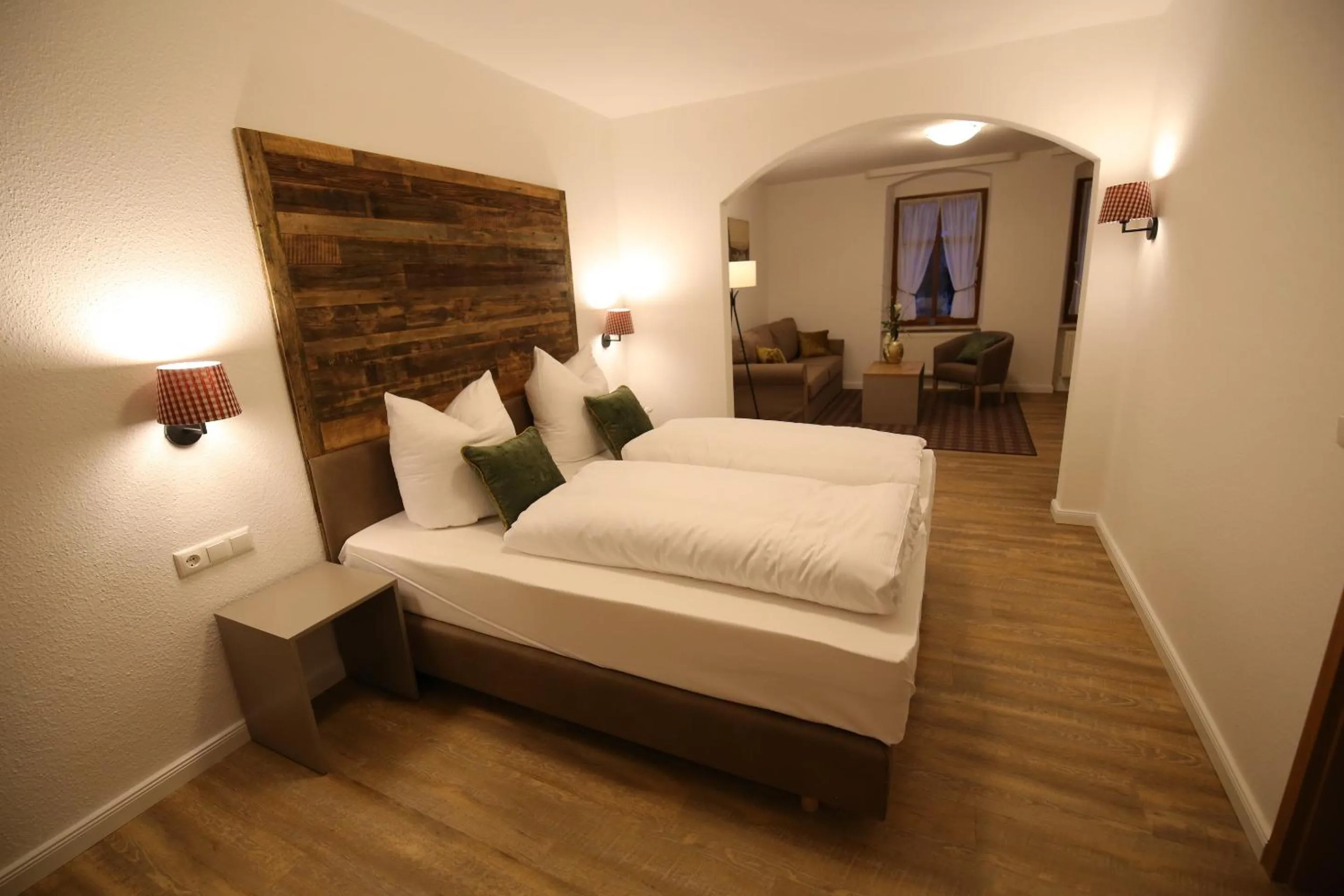 Bed in Aparthotel Deutscher Kaiser Ferienwohnungen