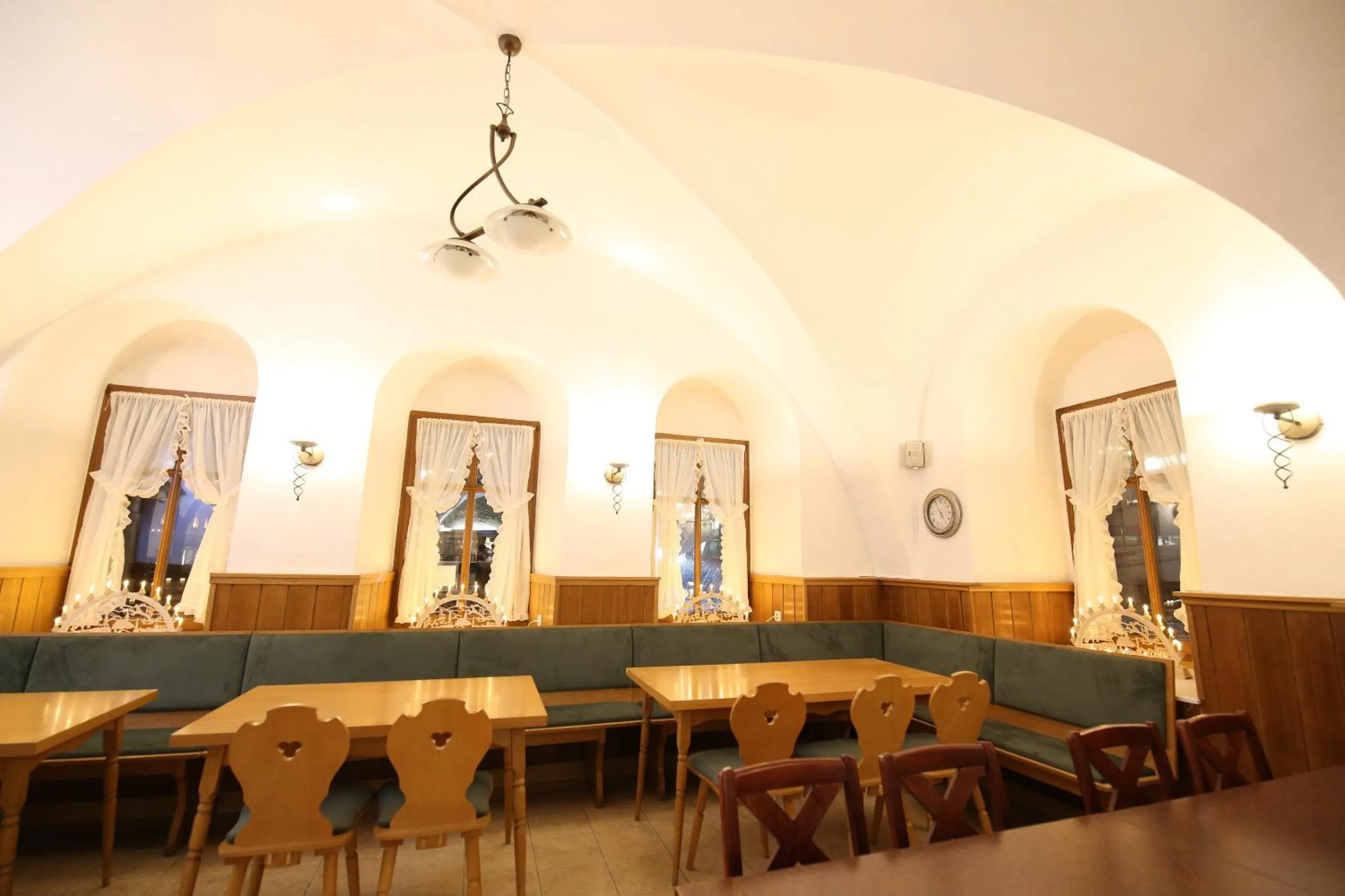 Restaurant/places to eat in Aparthotel Deutscher Kaiser Ferienwohnungen