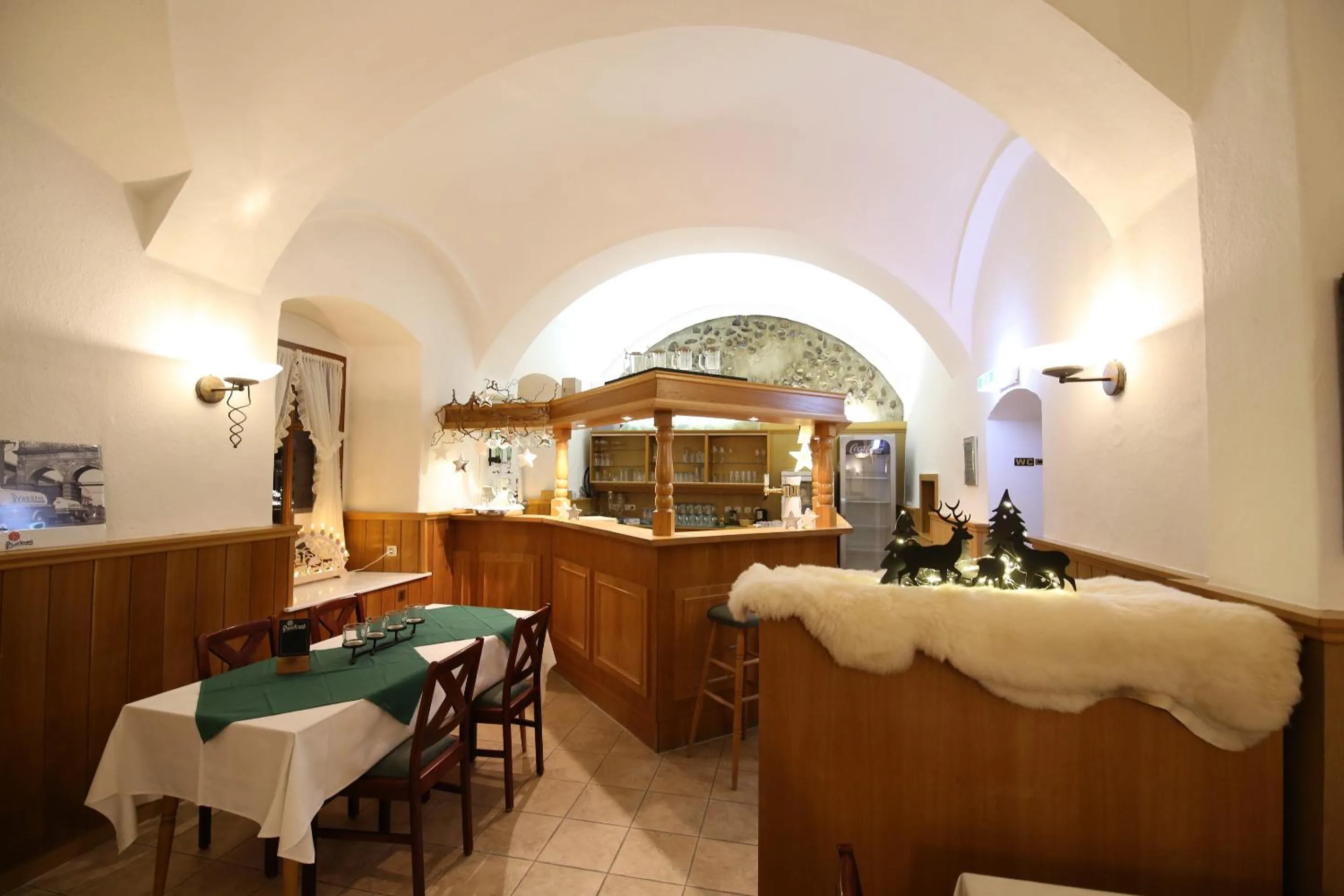 Restaurant/places to eat in Aparthotel Deutscher Kaiser Ferienwohnungen