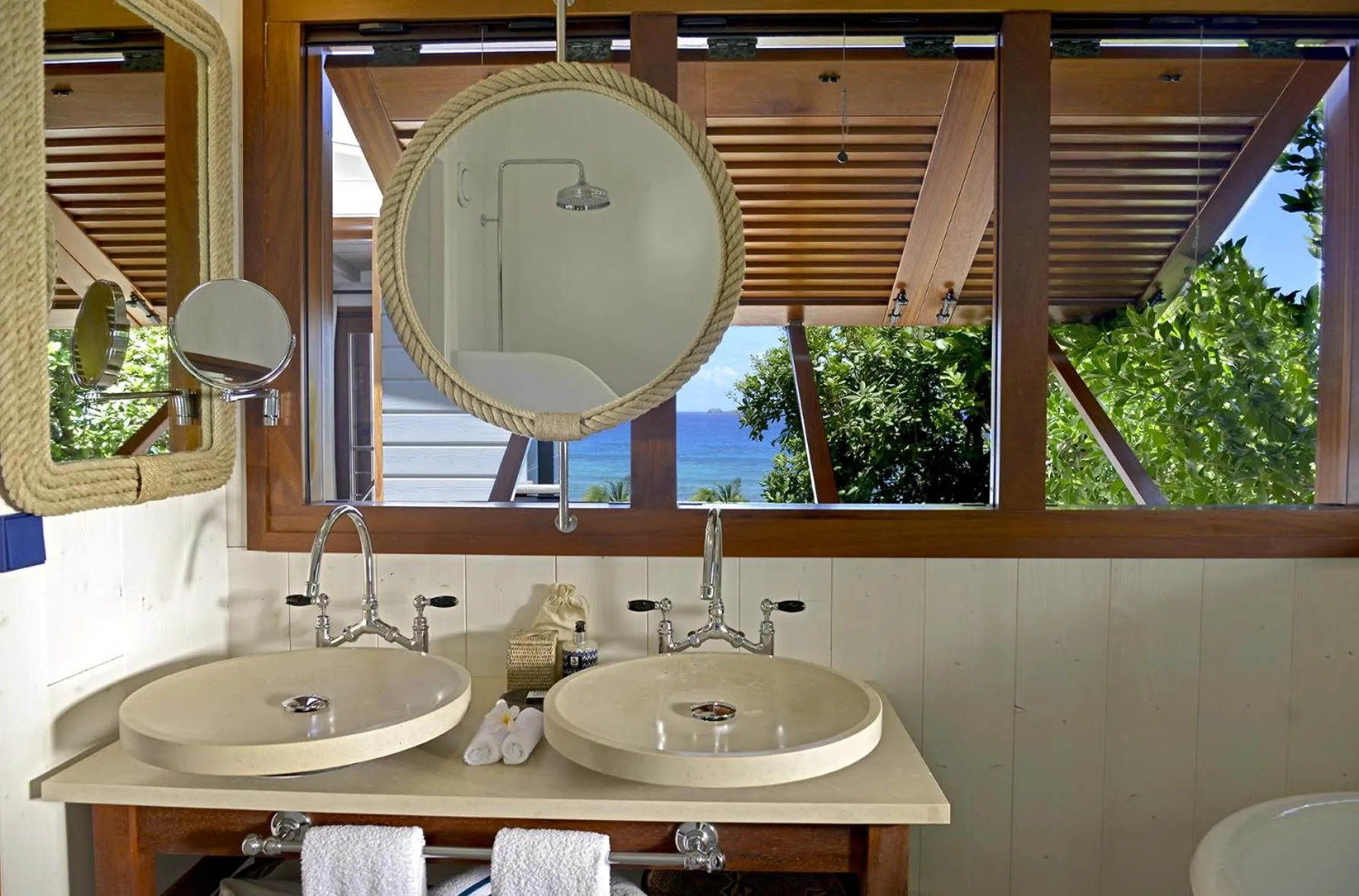 Bathroom in Hotel Manapany