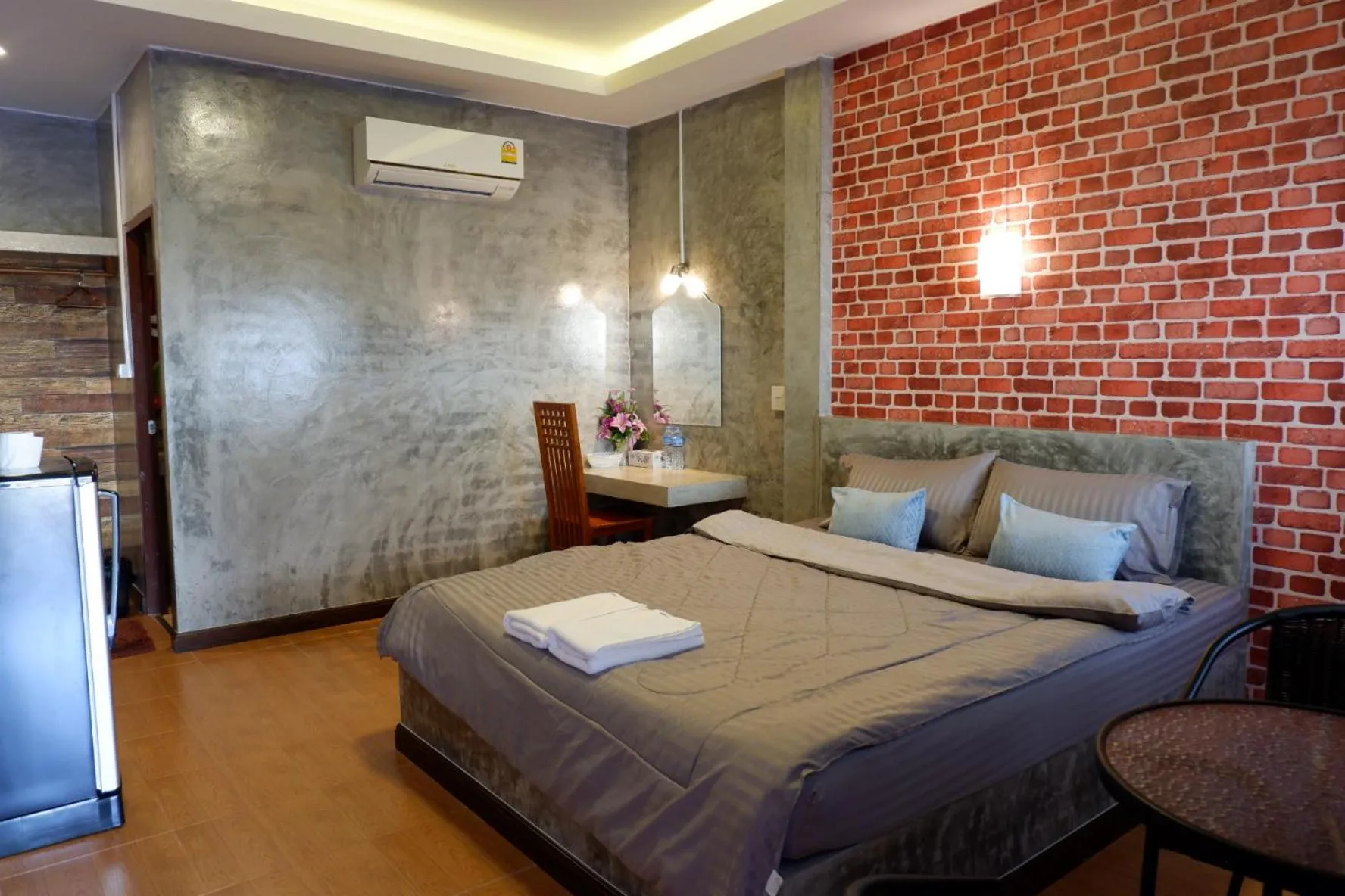 Bedroom, Bed in โรงแรมโทนี่วิลเลจTony Hotel