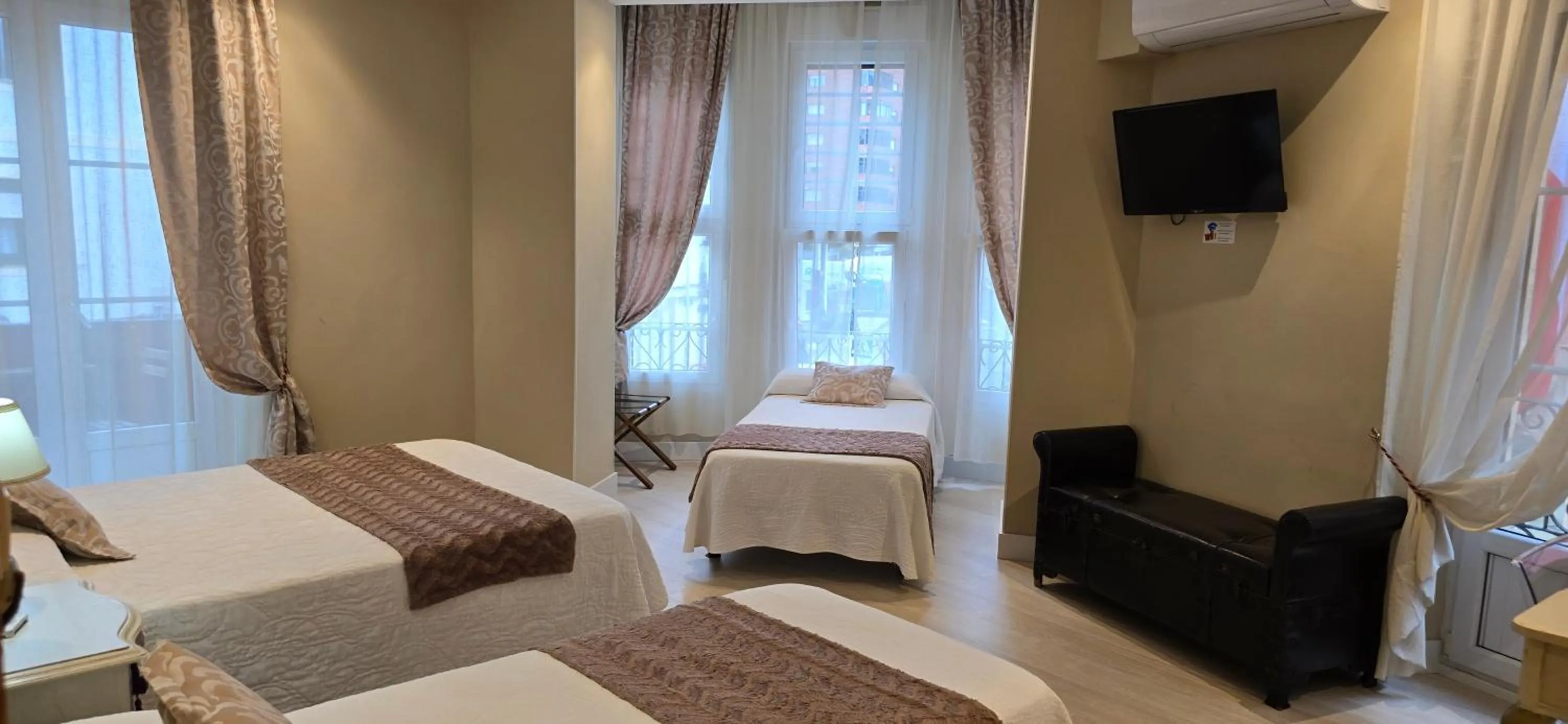 Bed in Hosteria Villa de Castro