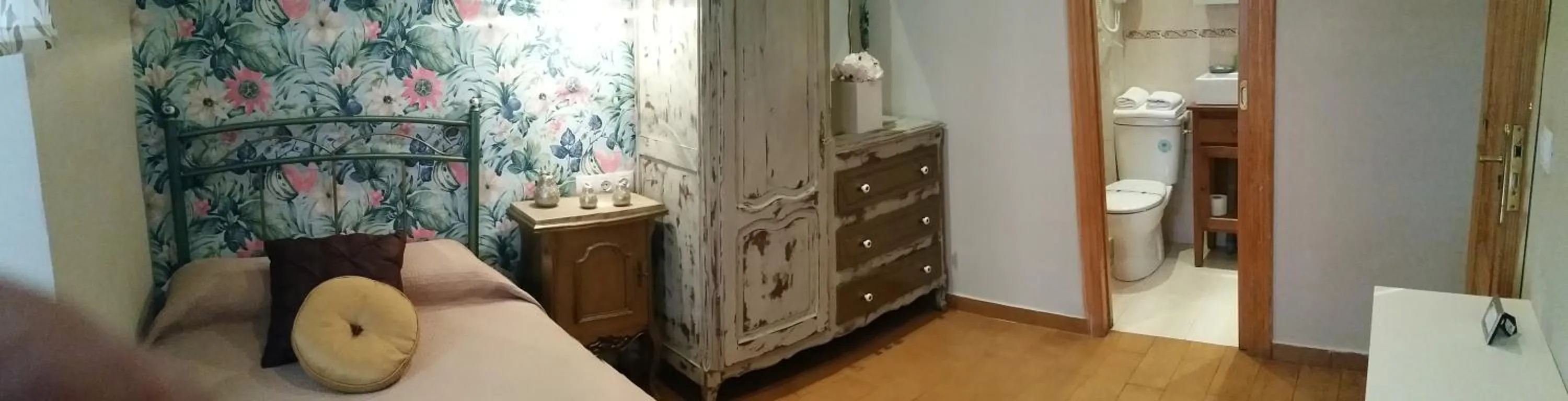 Bed in Hosteria Villa de Castro