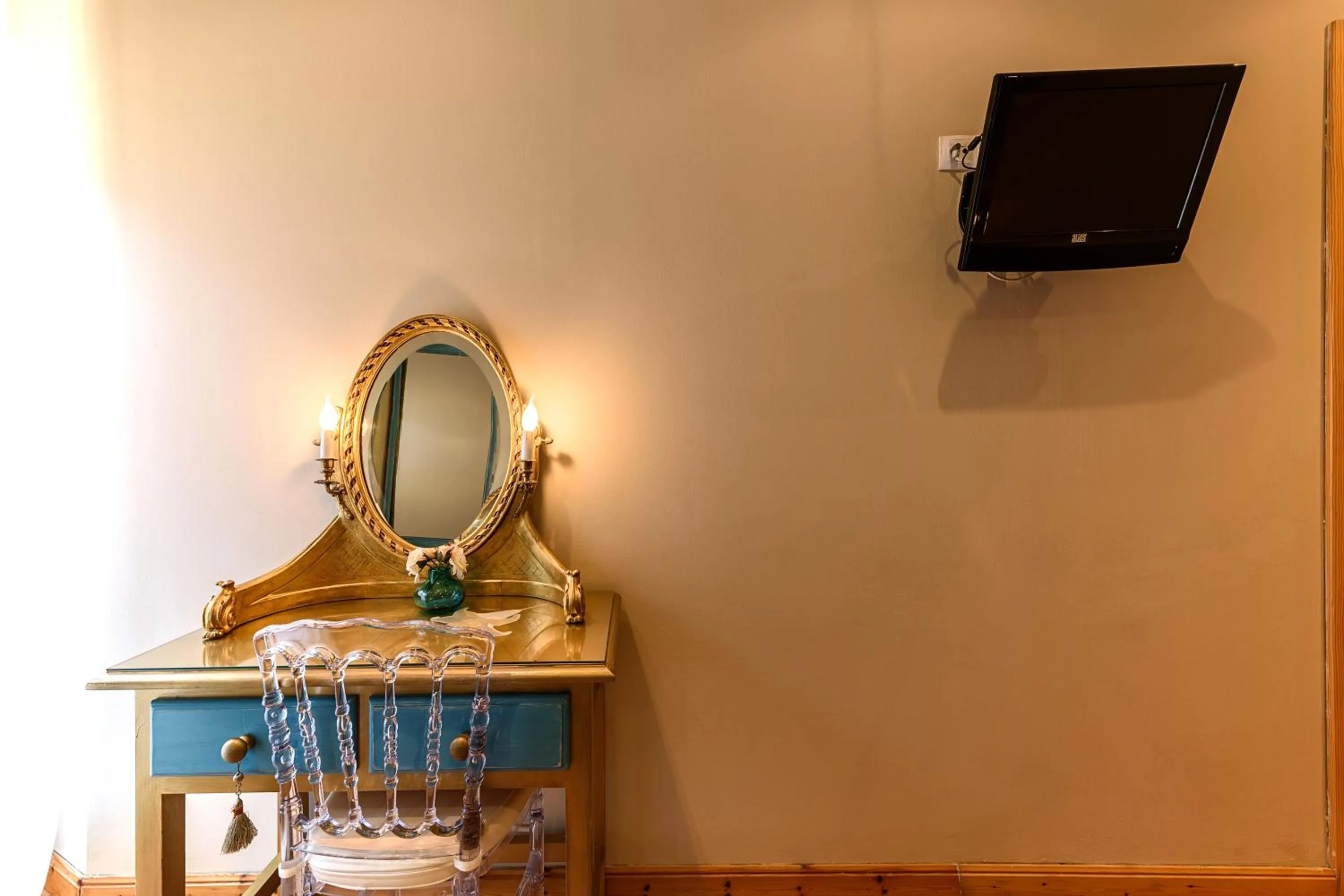 Decorative detail in Hosteria Villa de Castro