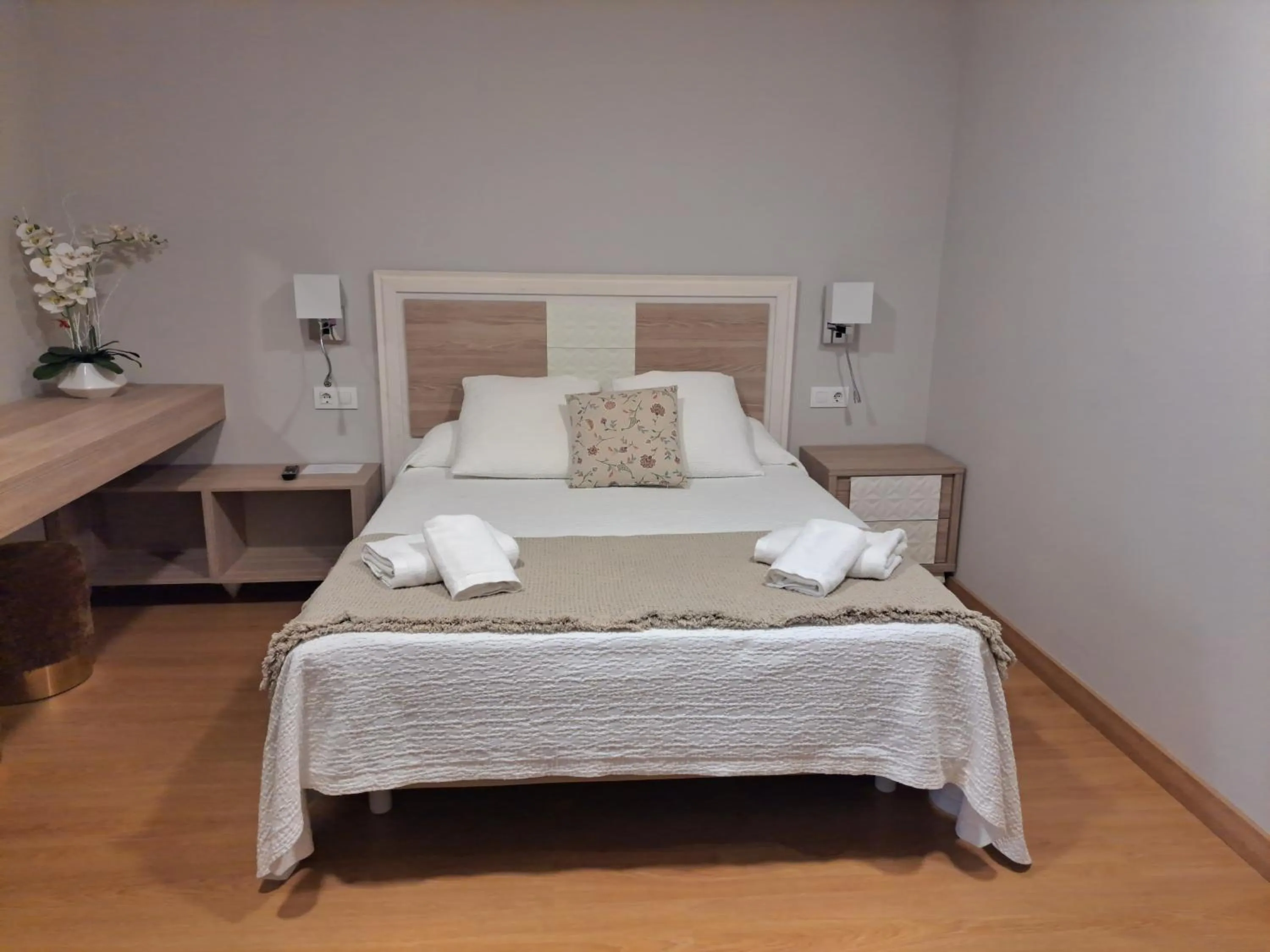 Bed in Hotel Roquiño