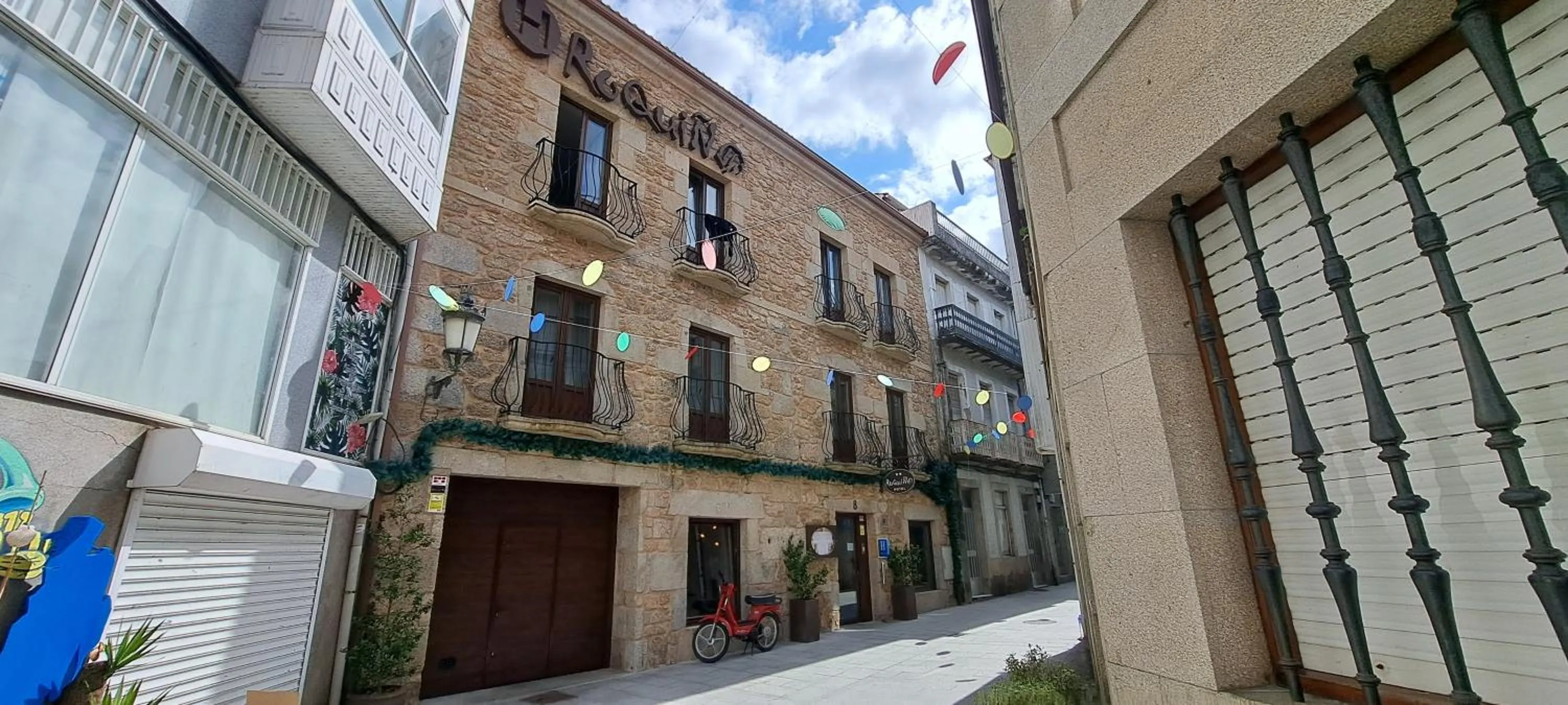 Property building in Hotel Roquiño