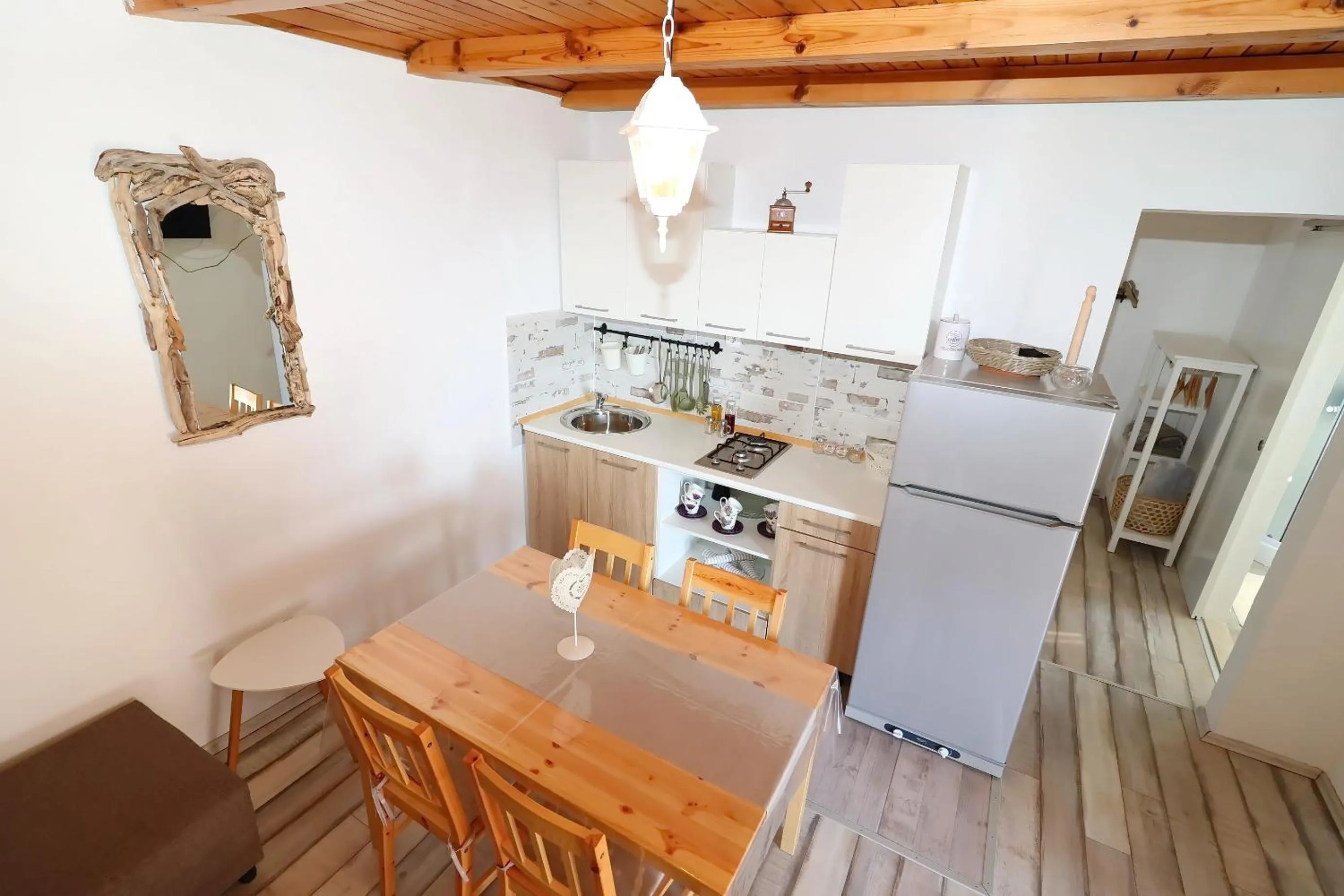 Dining area in Greenside Cottage Lumi