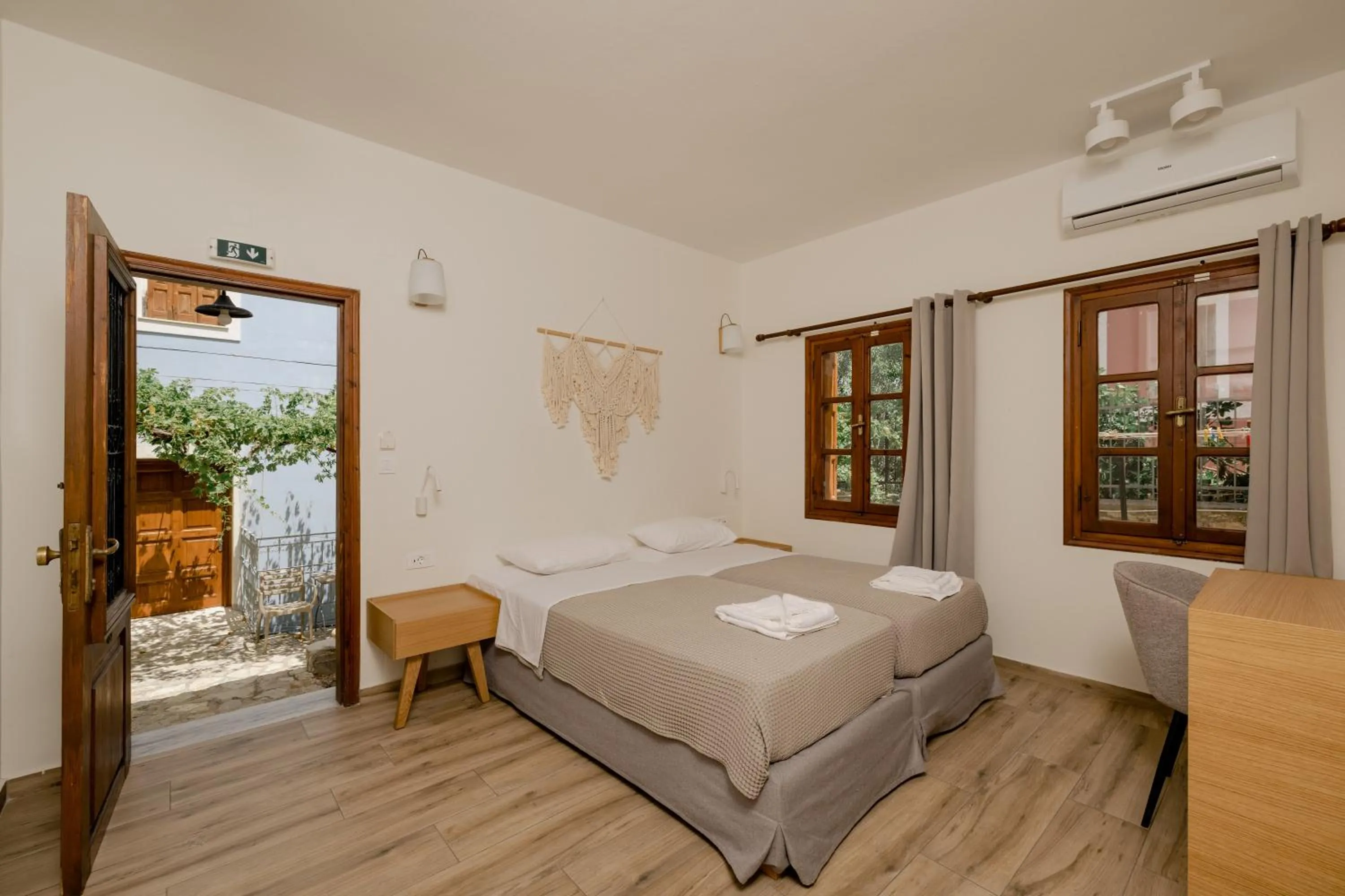 Bed in Opera House Hotel