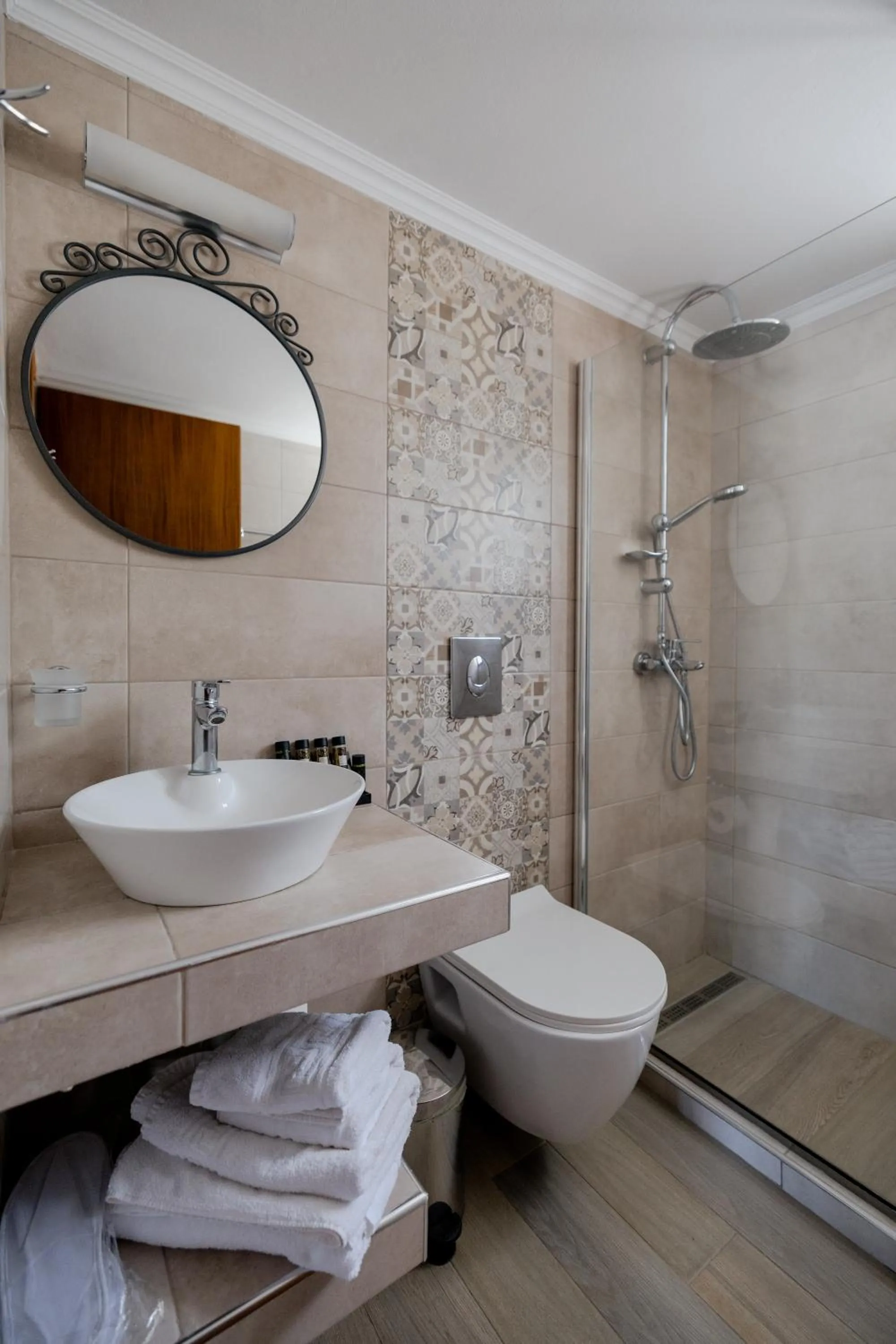 Shower in Opera House Hotel