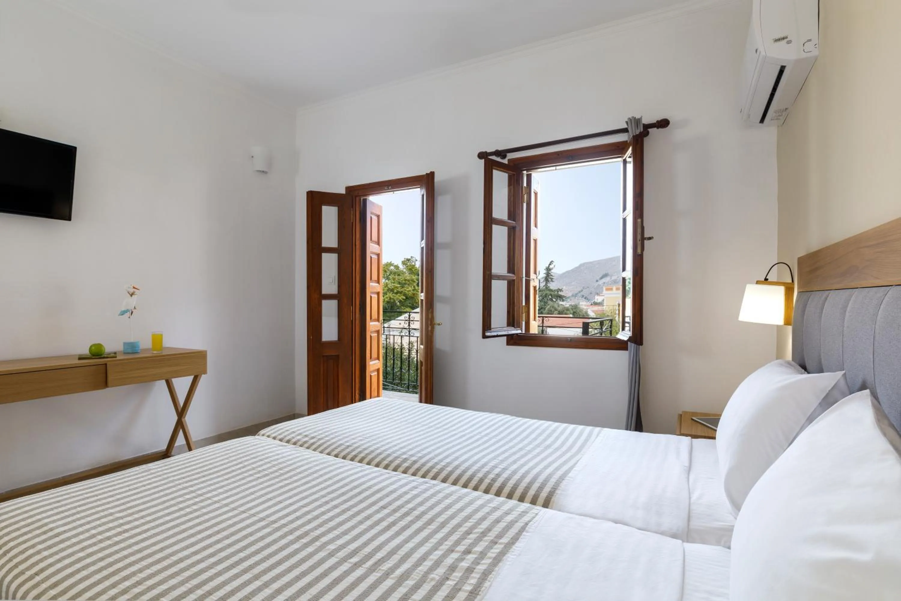 Bed in Opera House Hotel