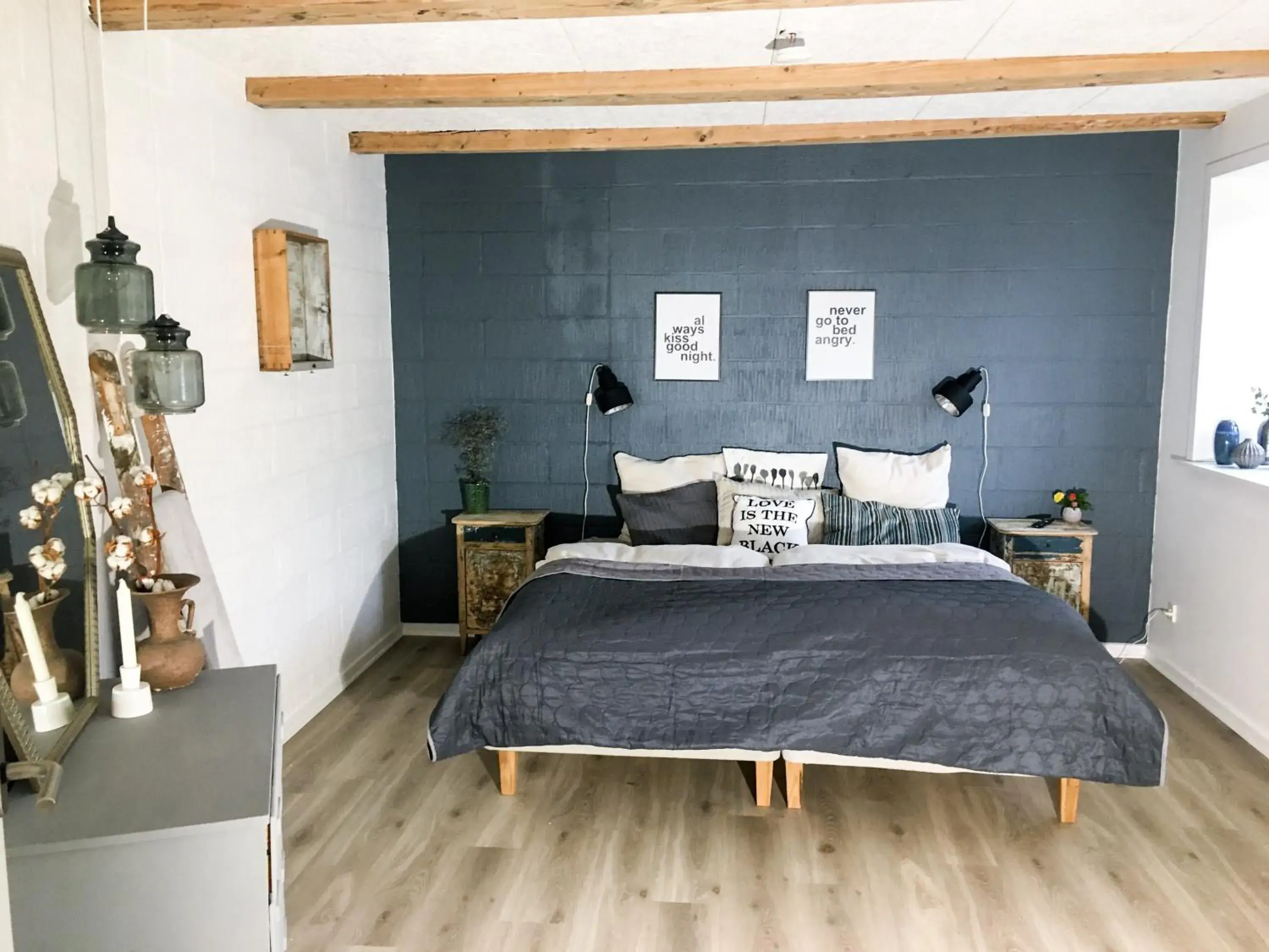 Double or Twin Room with Shared Bathroom - single occupancy in Hos Mette Double or Twin Room with Shared Bathroom - single occupancy in Hos Mette