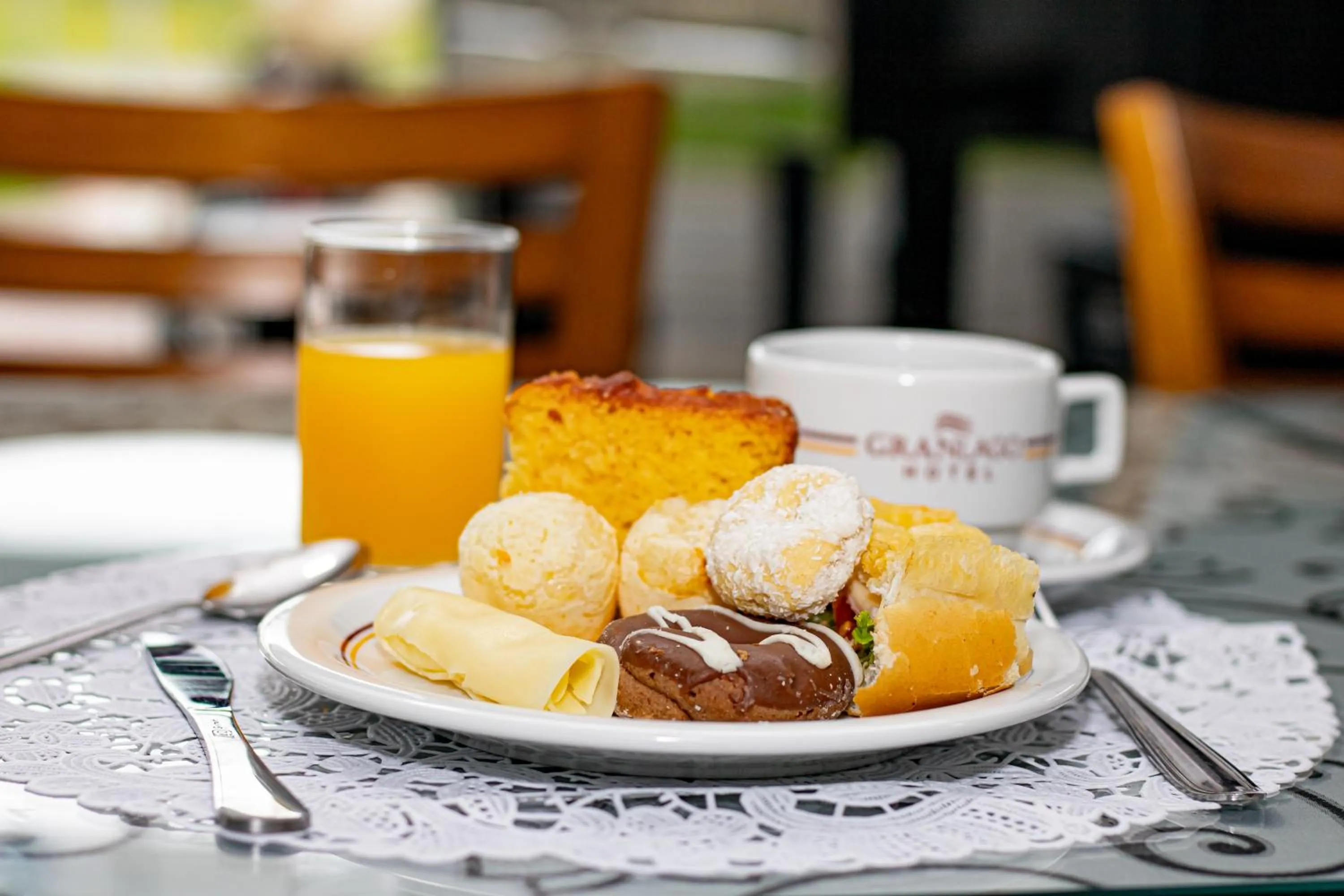 Food and drinks in Granlago Hotel