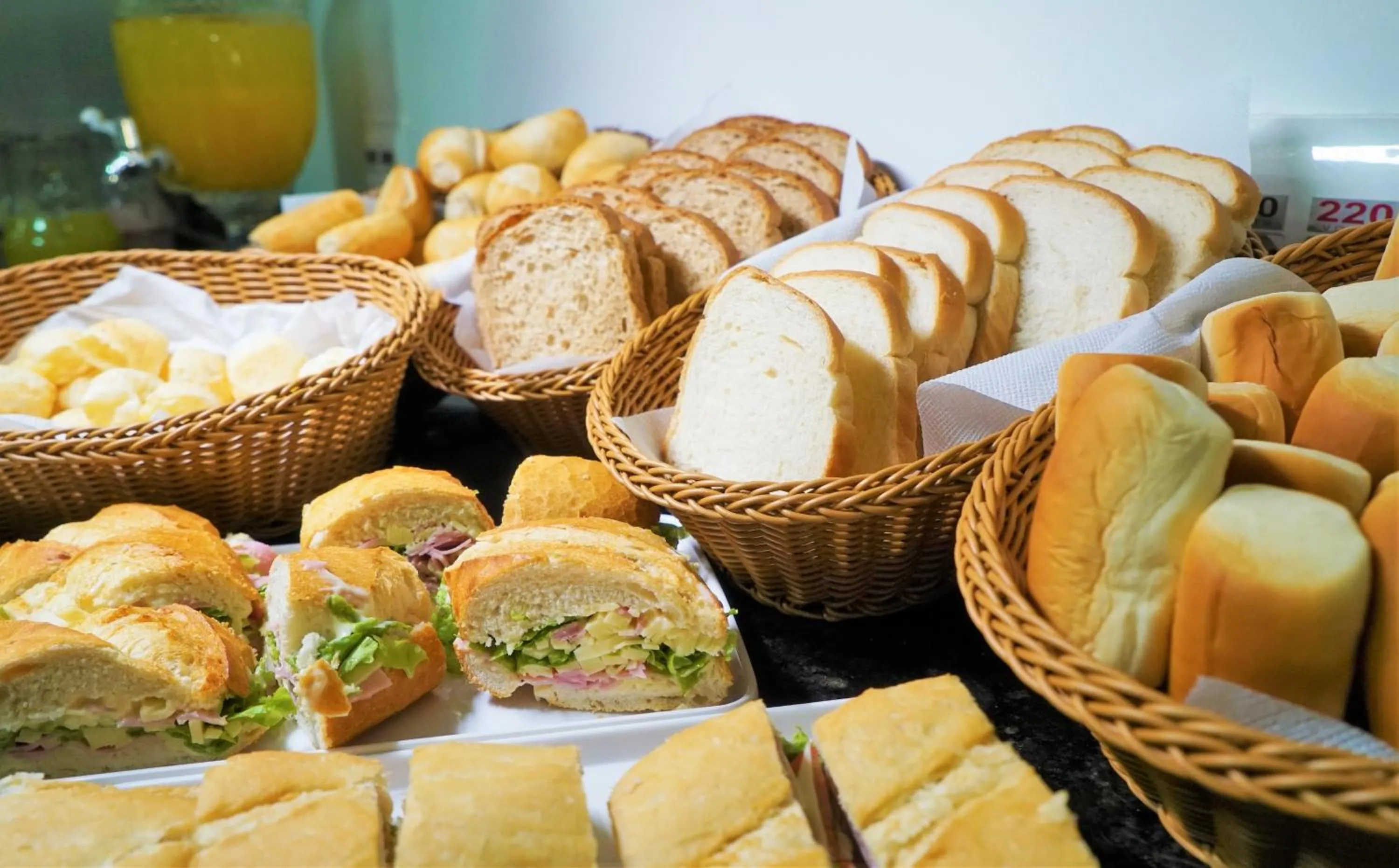 Food and drinks in Granlago Hotel