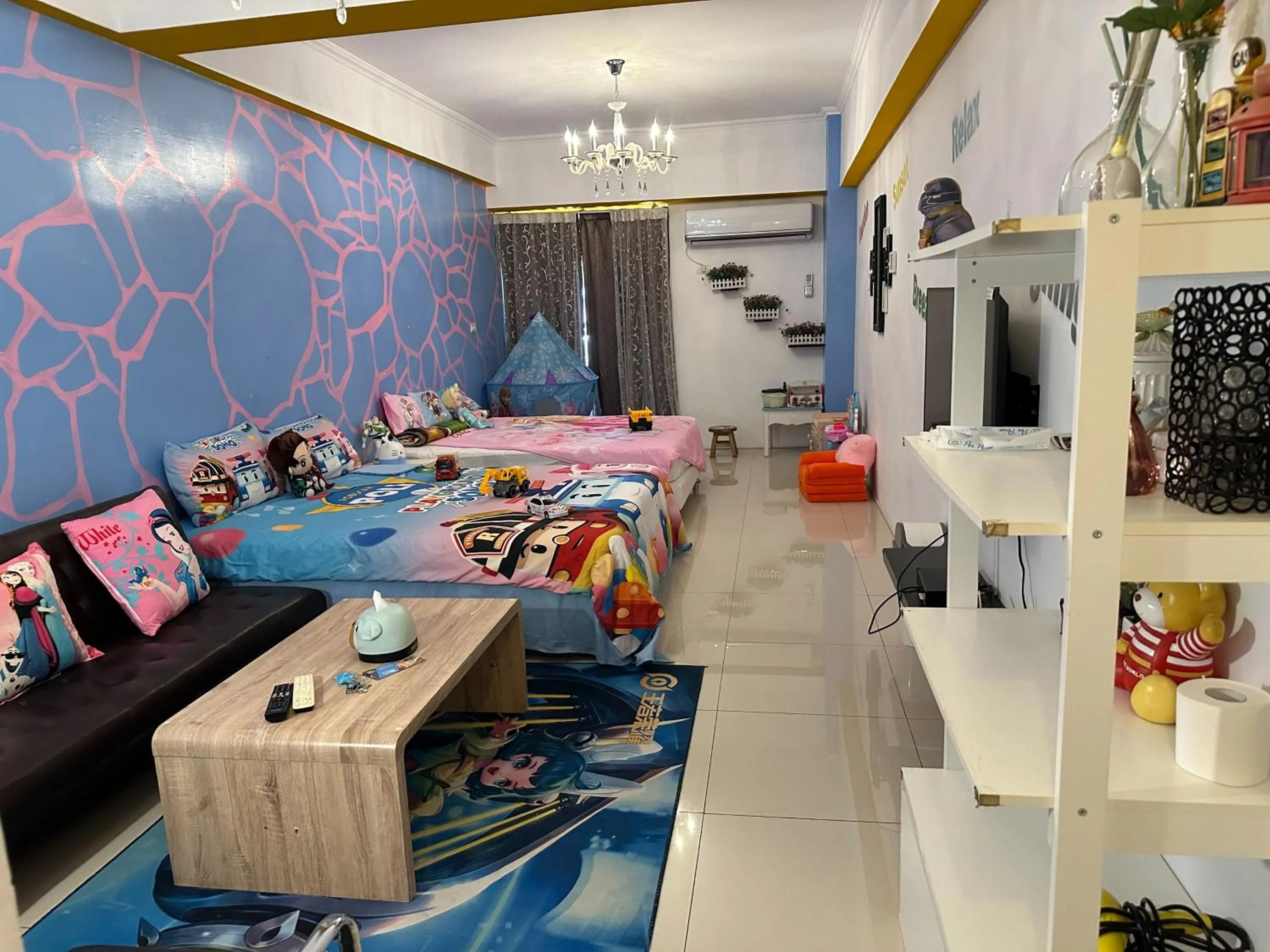 Photo of the whole room in Kenting Mola