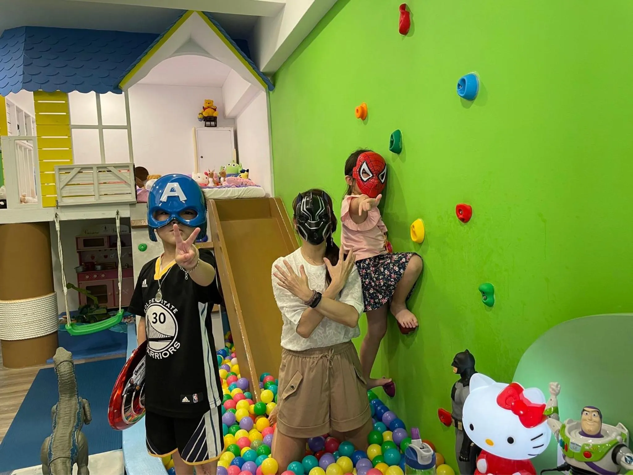 Photo of the whole room in Kenting Mola