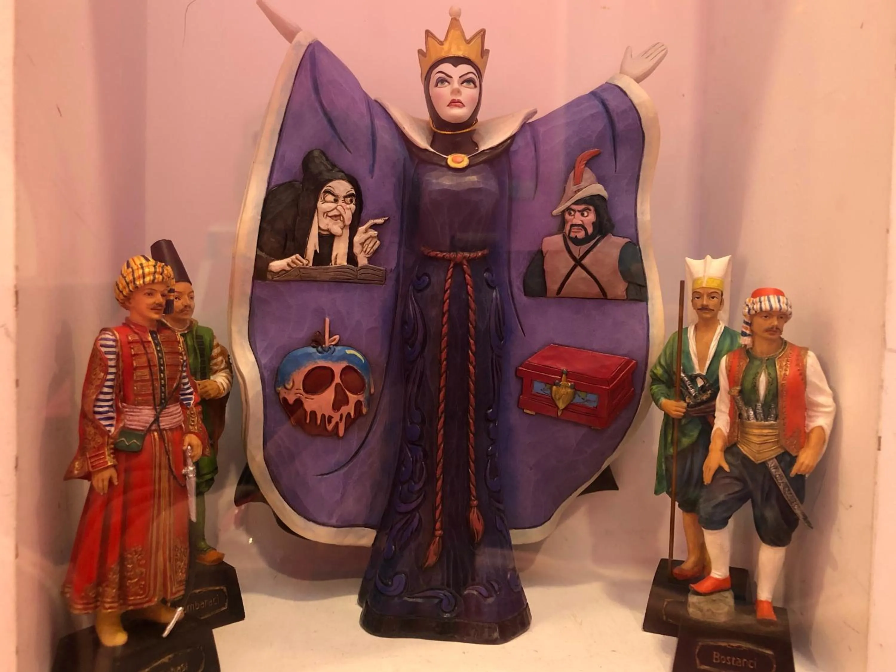 Photo of the whole room in Kenting Mola