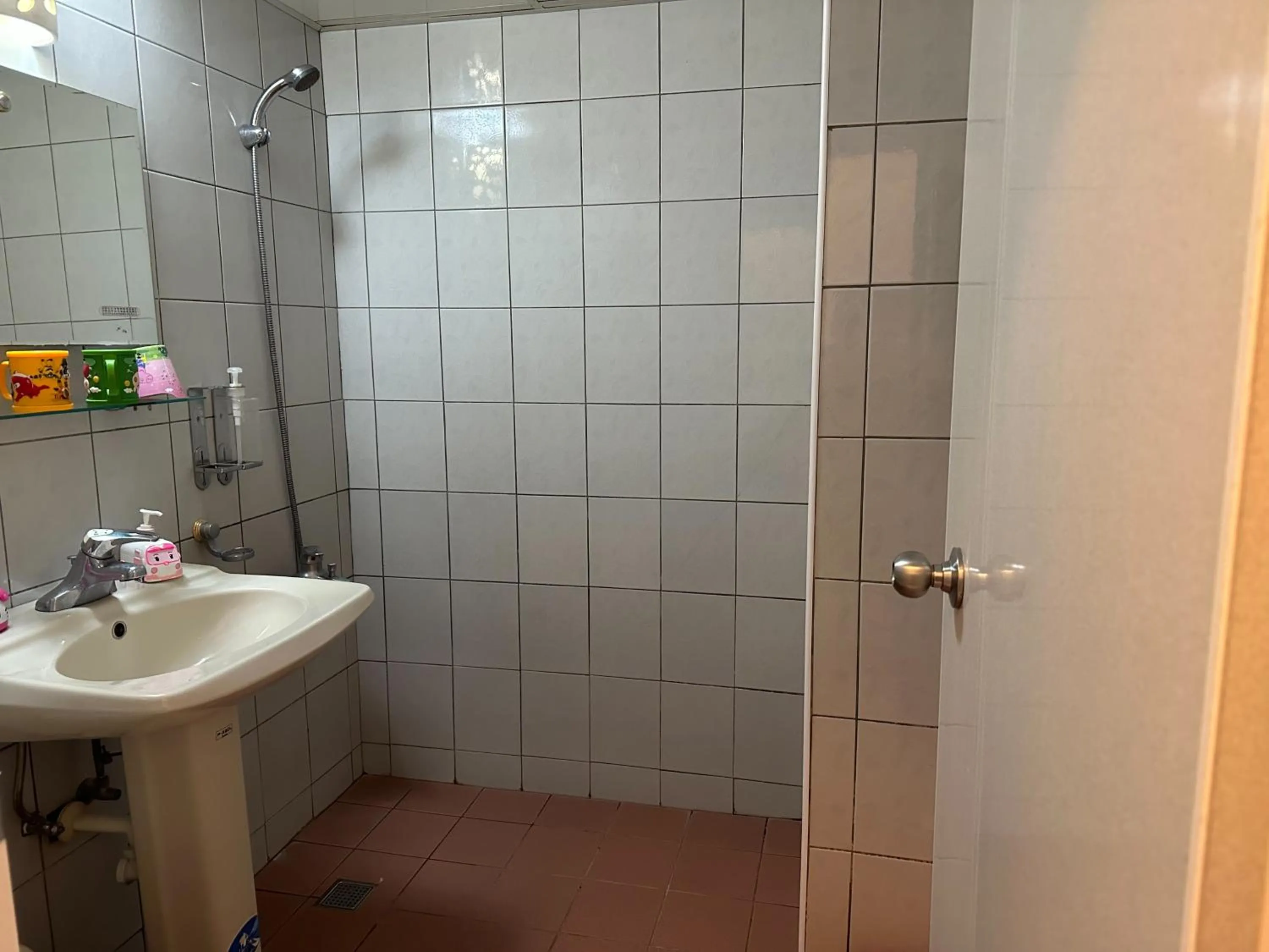 Photo of the whole room in Kenting Mola