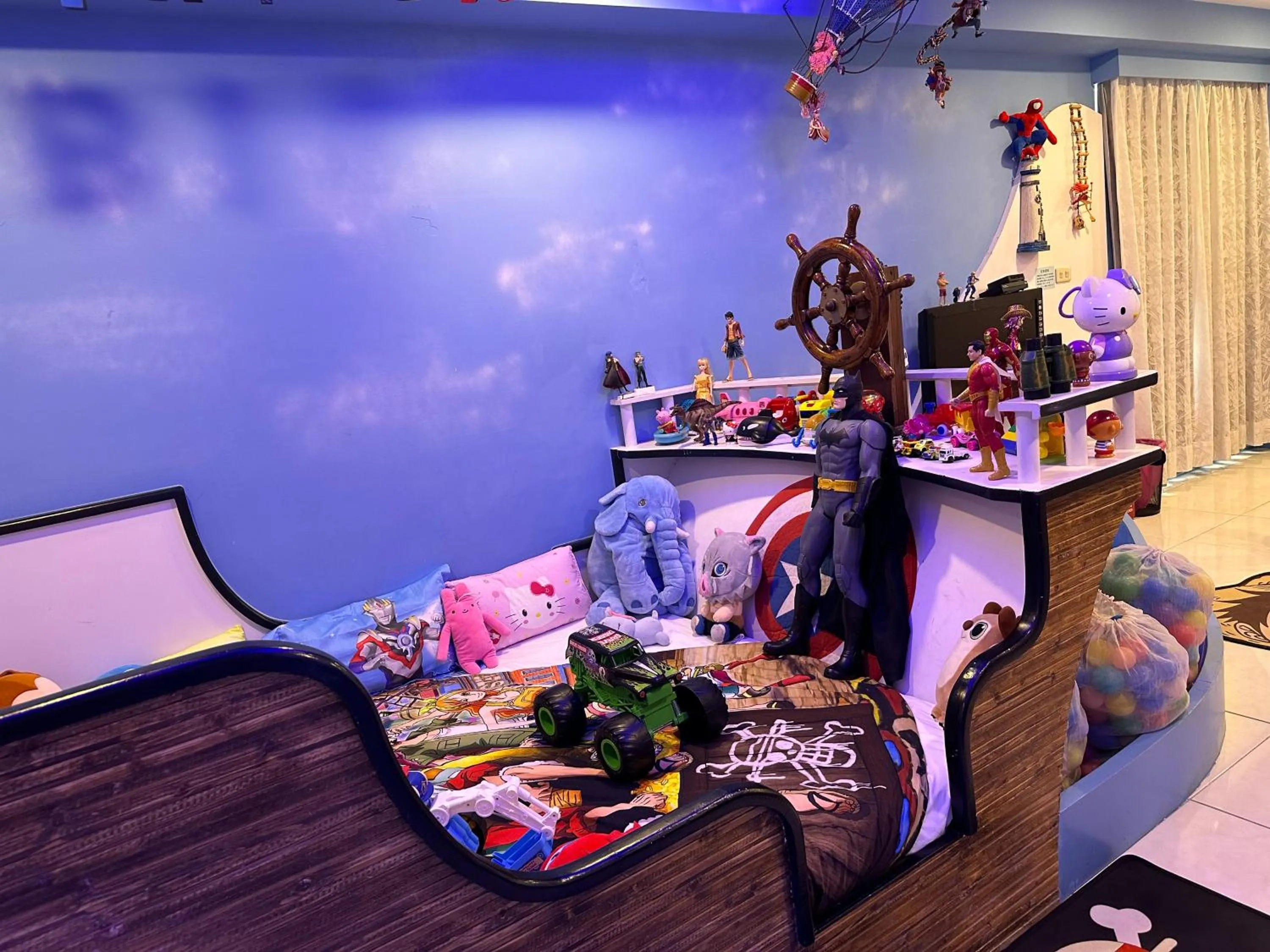 Photo of the whole room in Kenting Mola