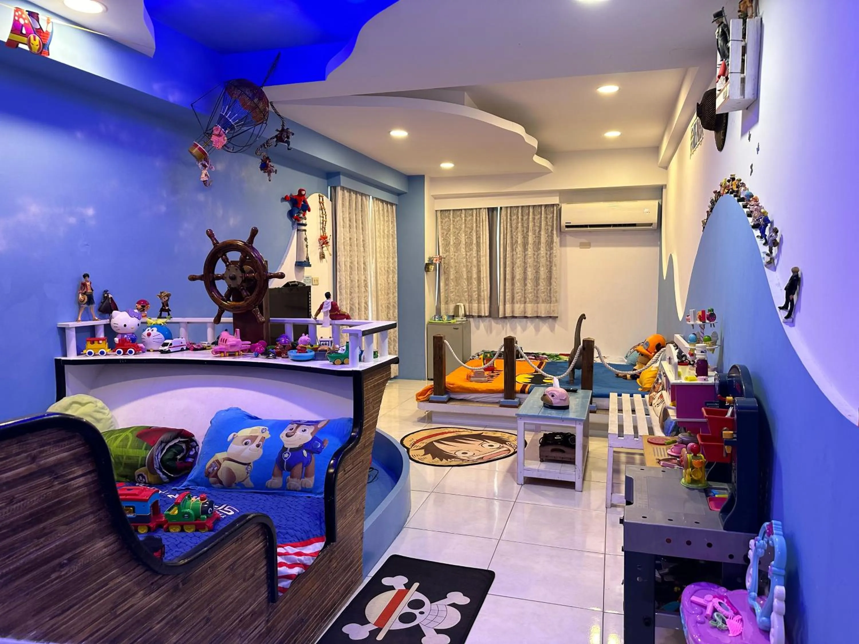 Photo of the whole room in Kenting Mola