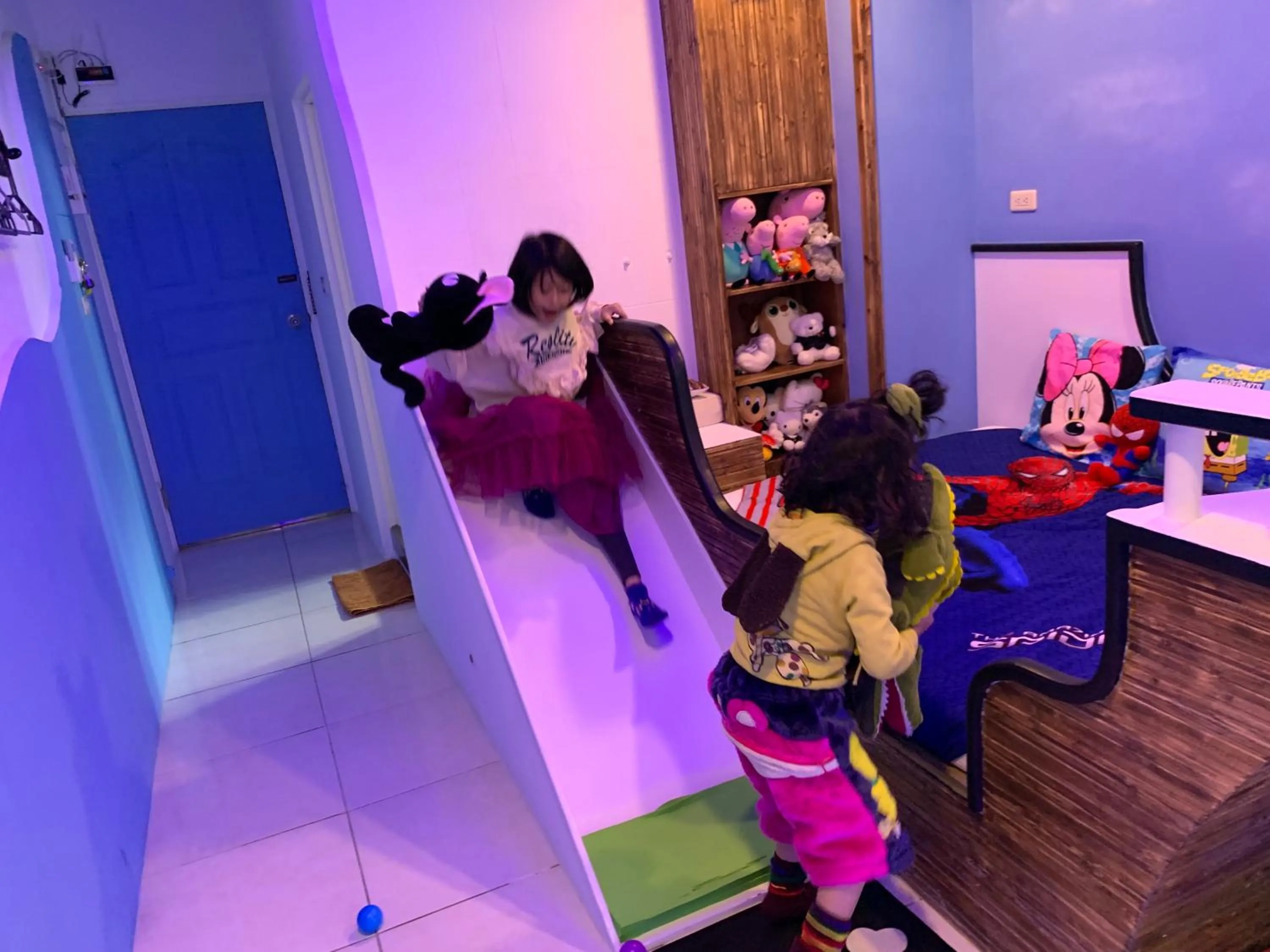 Photo of the whole room in Kenting Mola