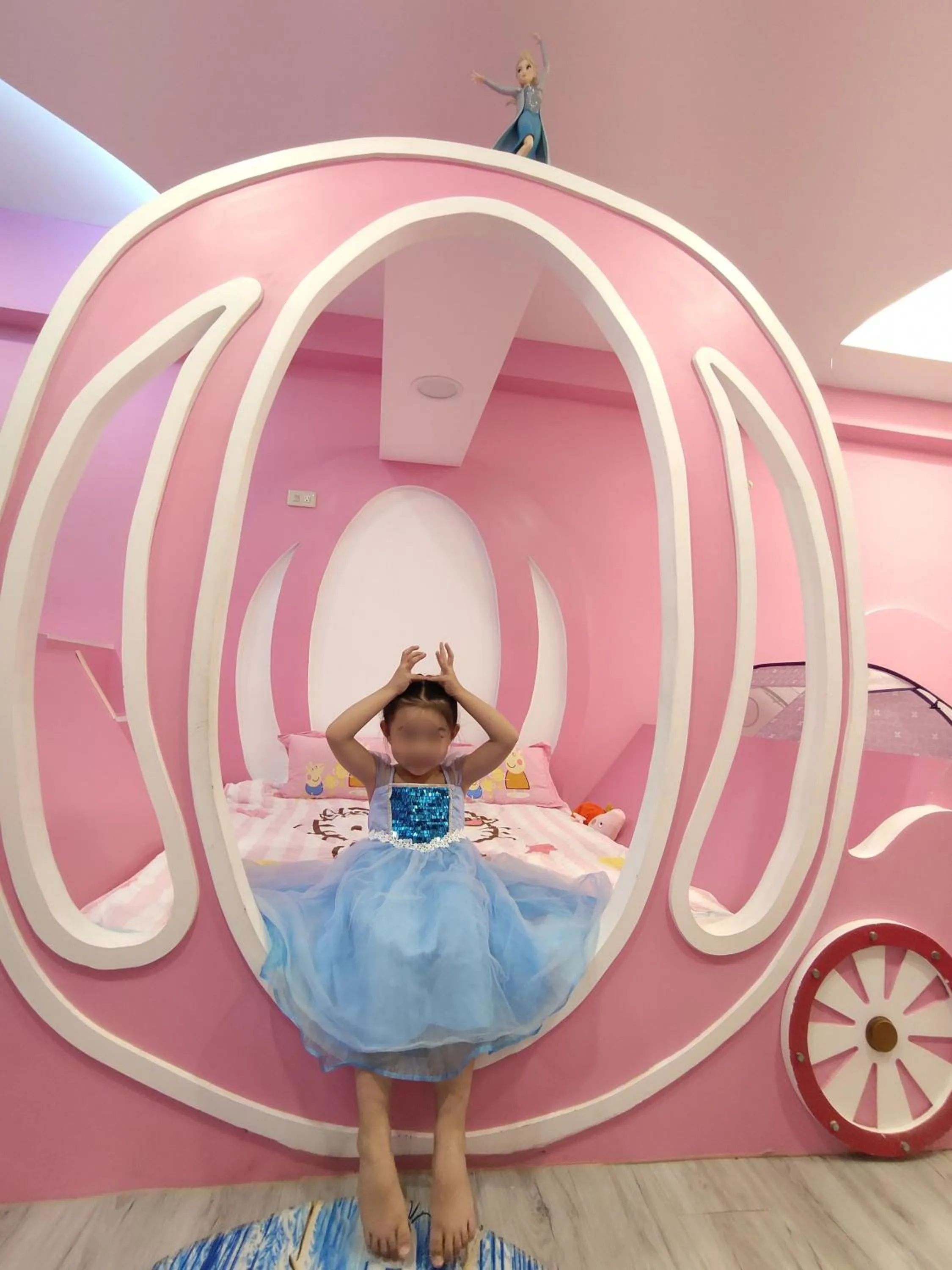 Photo of the whole room in Kenting Mola