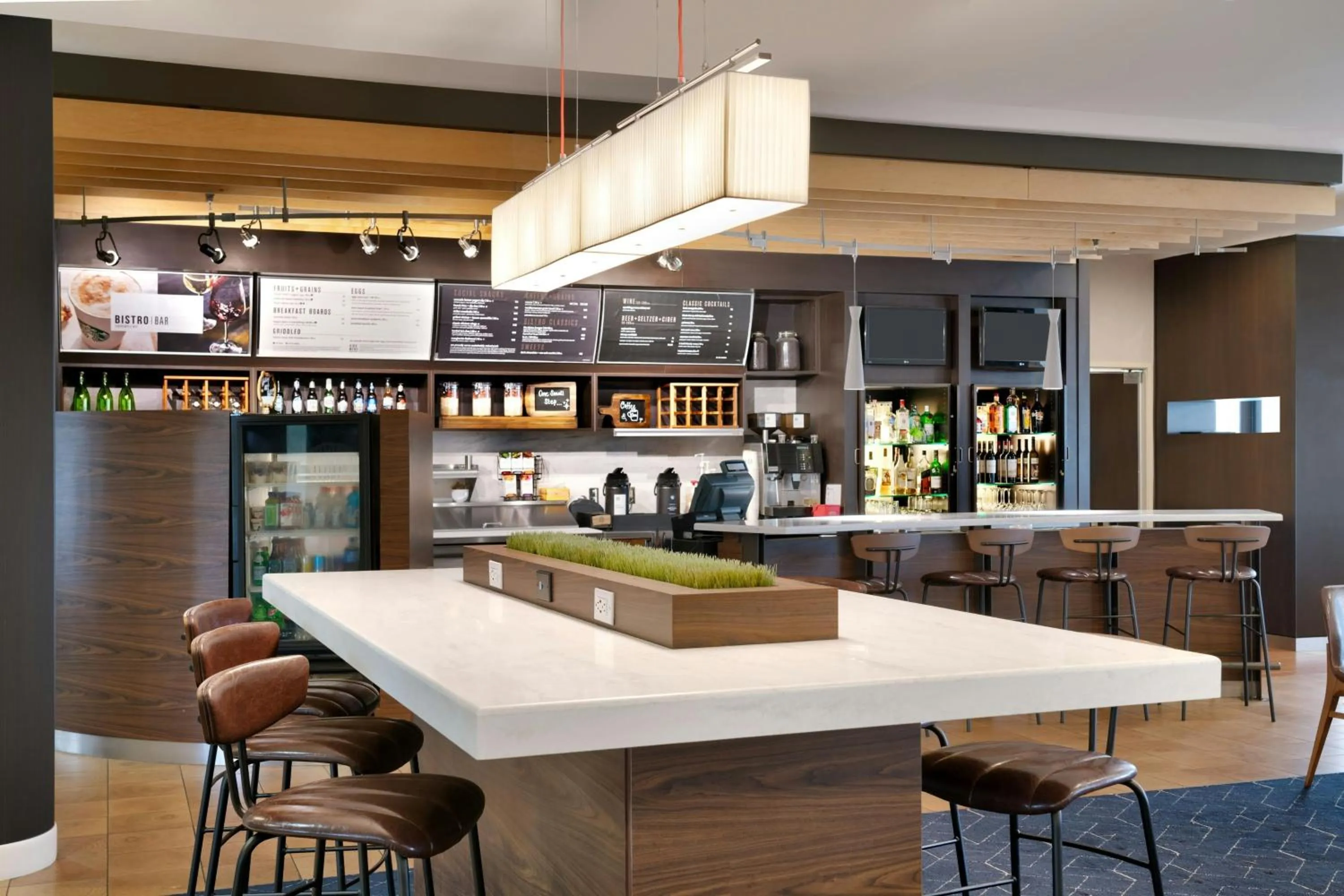 Restaurant/places to eat in Courtyard by Marriott Houston NASA Clear Lake