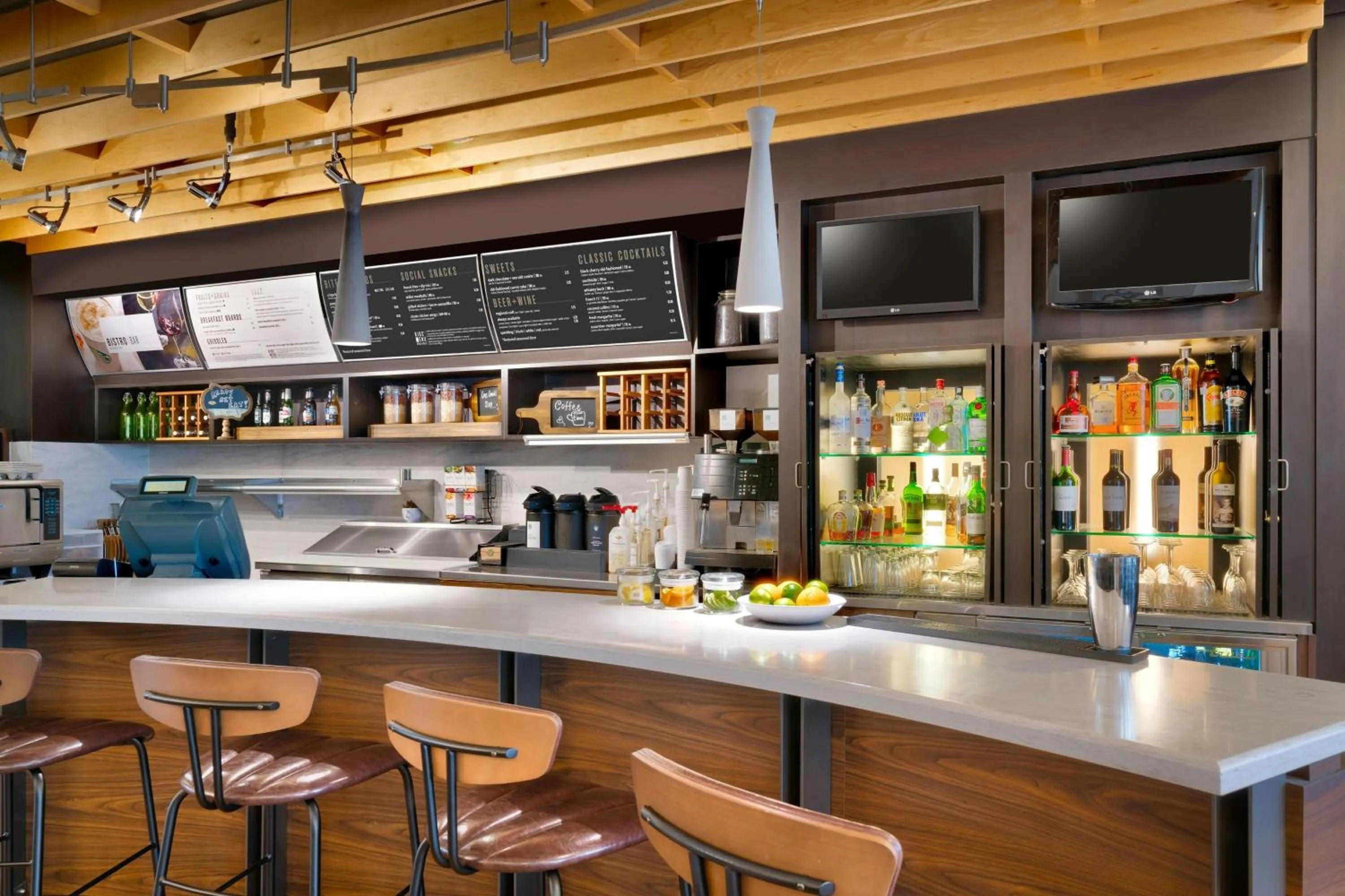 Lounge or bar in Courtyard by Marriott Houston NASA Clear Lake