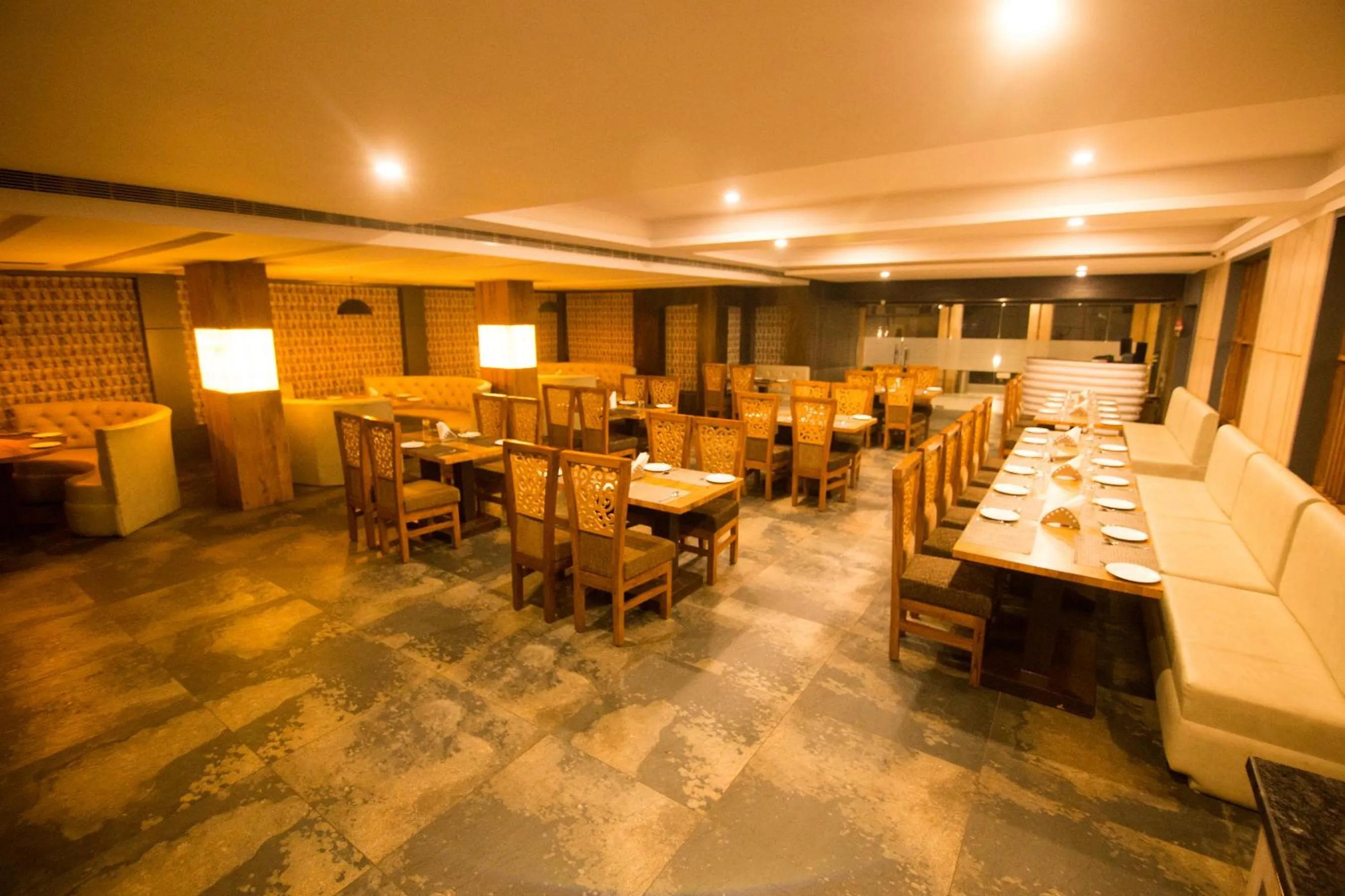 Restaurant/places to eat in The River Front Resort