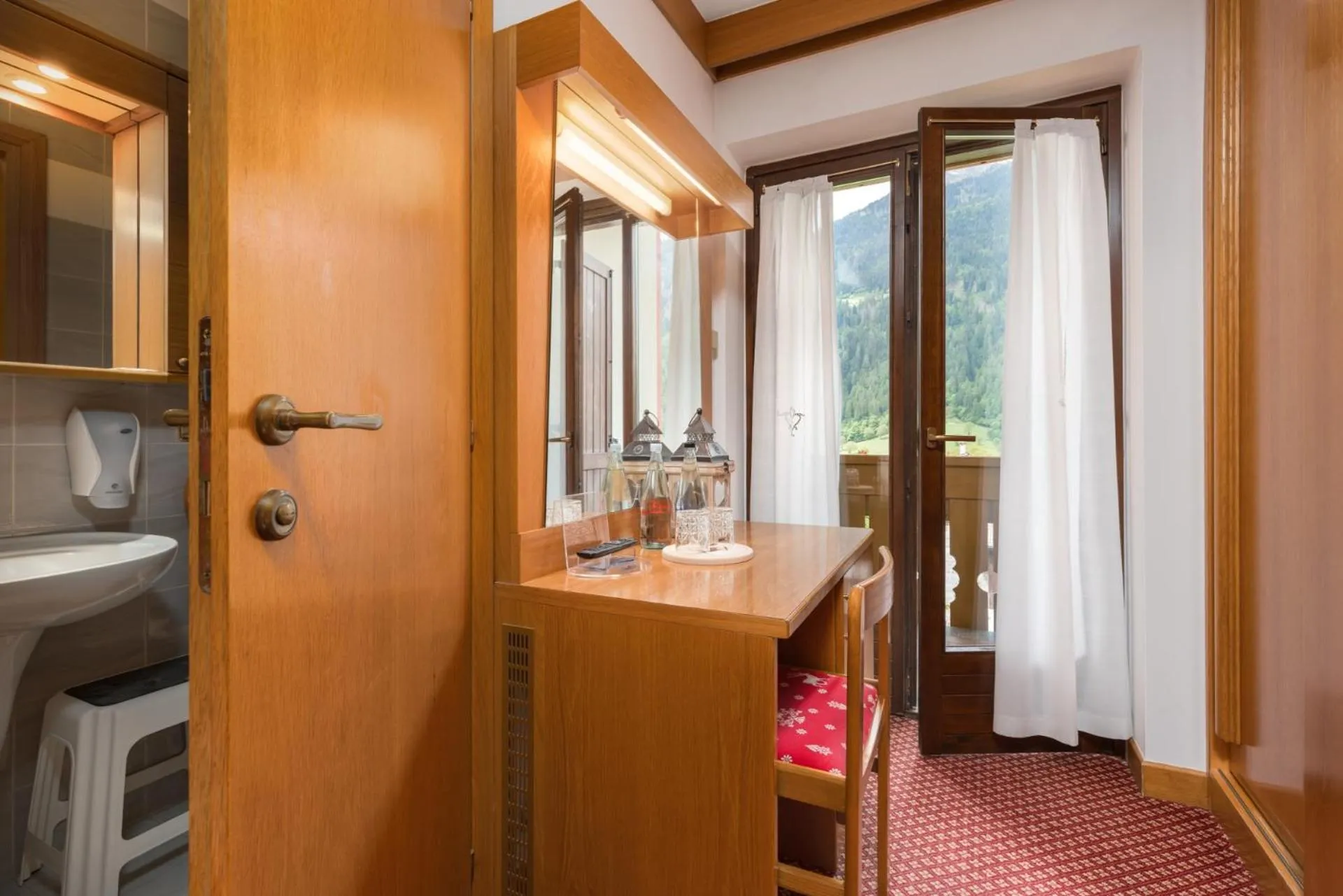 Photo of the whole room in Hotel Bellavista