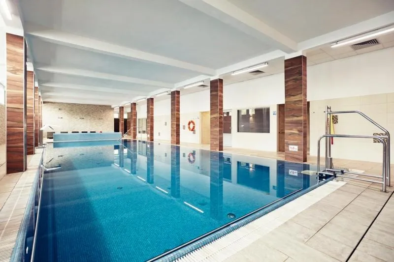 Swimming pool in Instytut Zdrowia Sofra FIT & SPA