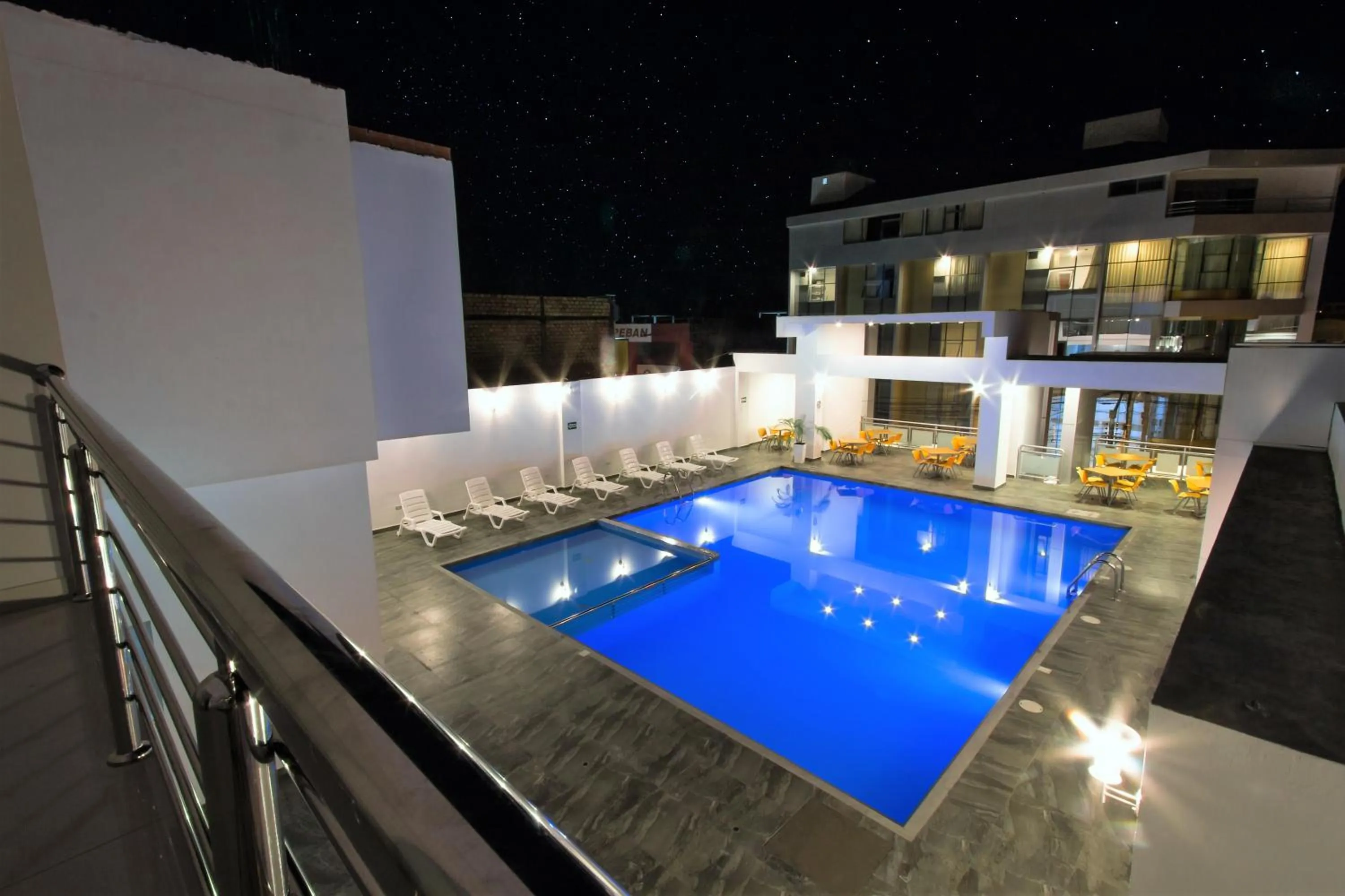 Swimming pool in Cumbaza Hotel & Convenciones