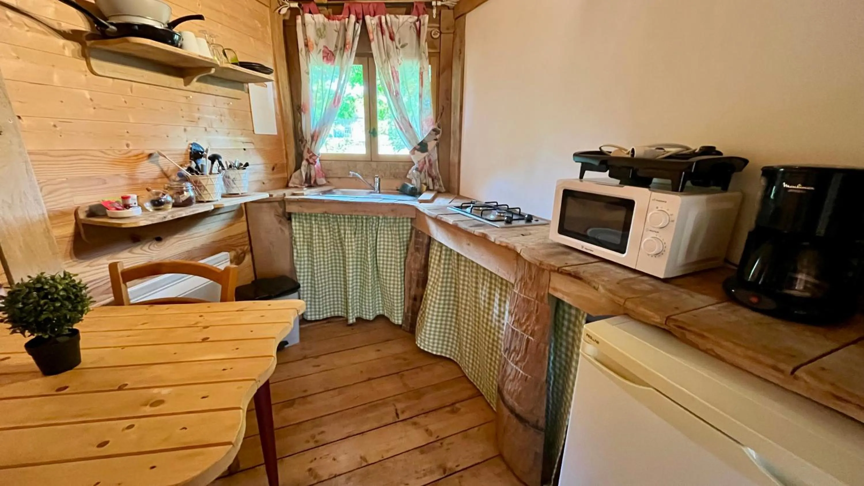 kitchen in Le Nid Dans Les Bruyères
