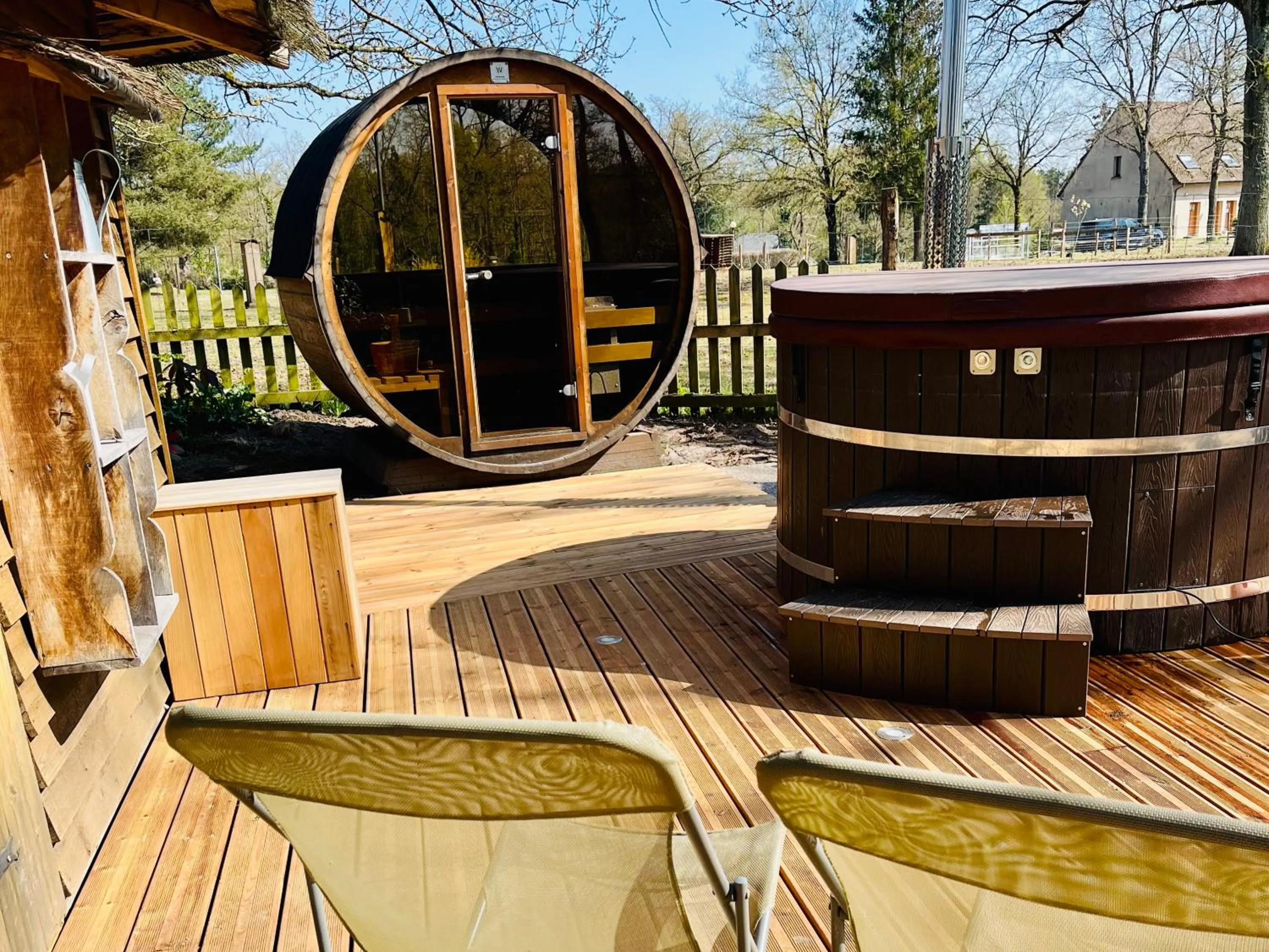 Hot Tub in Le Nid Dans Les Bruyères