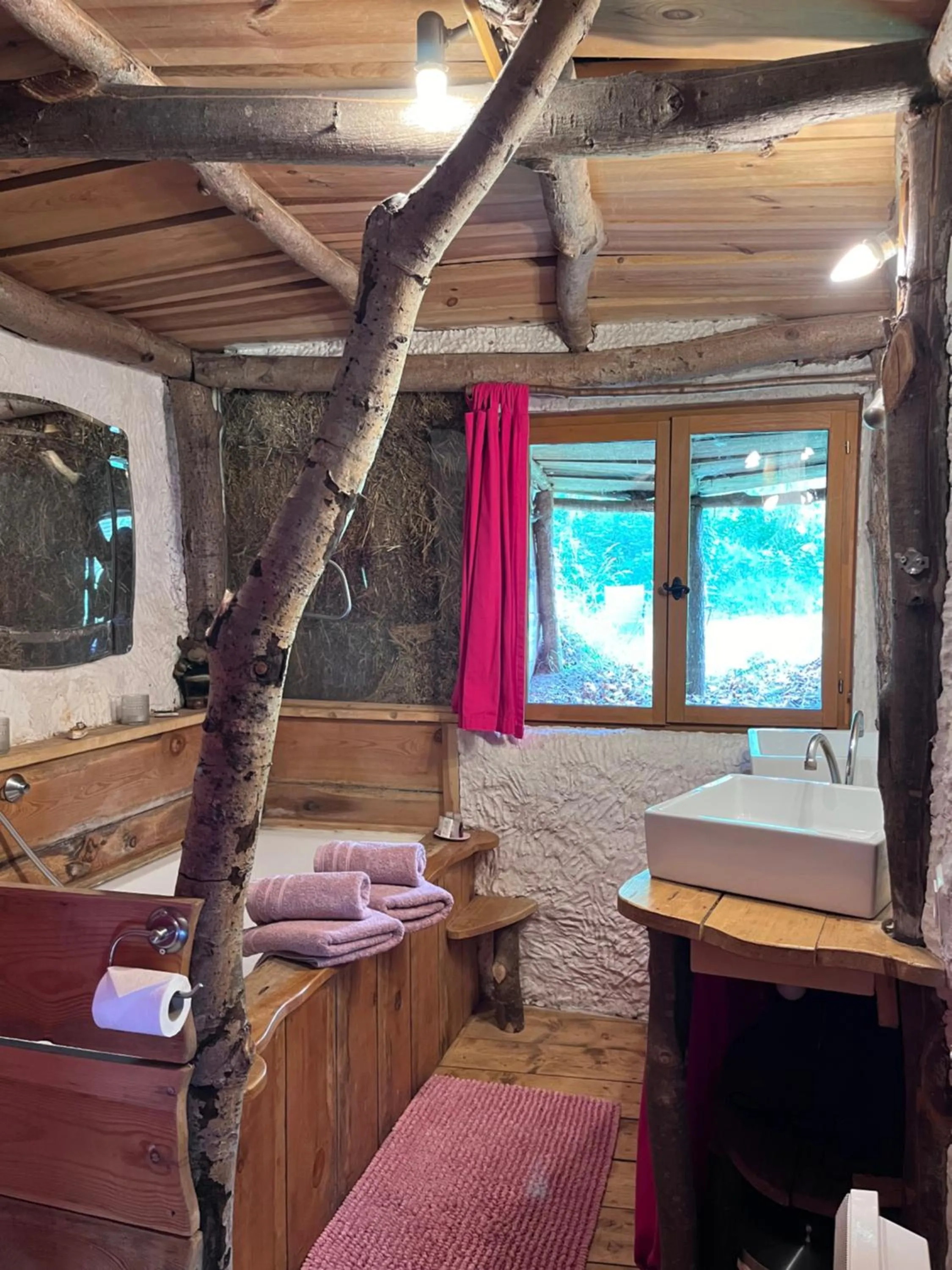 Bath in Le Nid Dans Les Bruyères