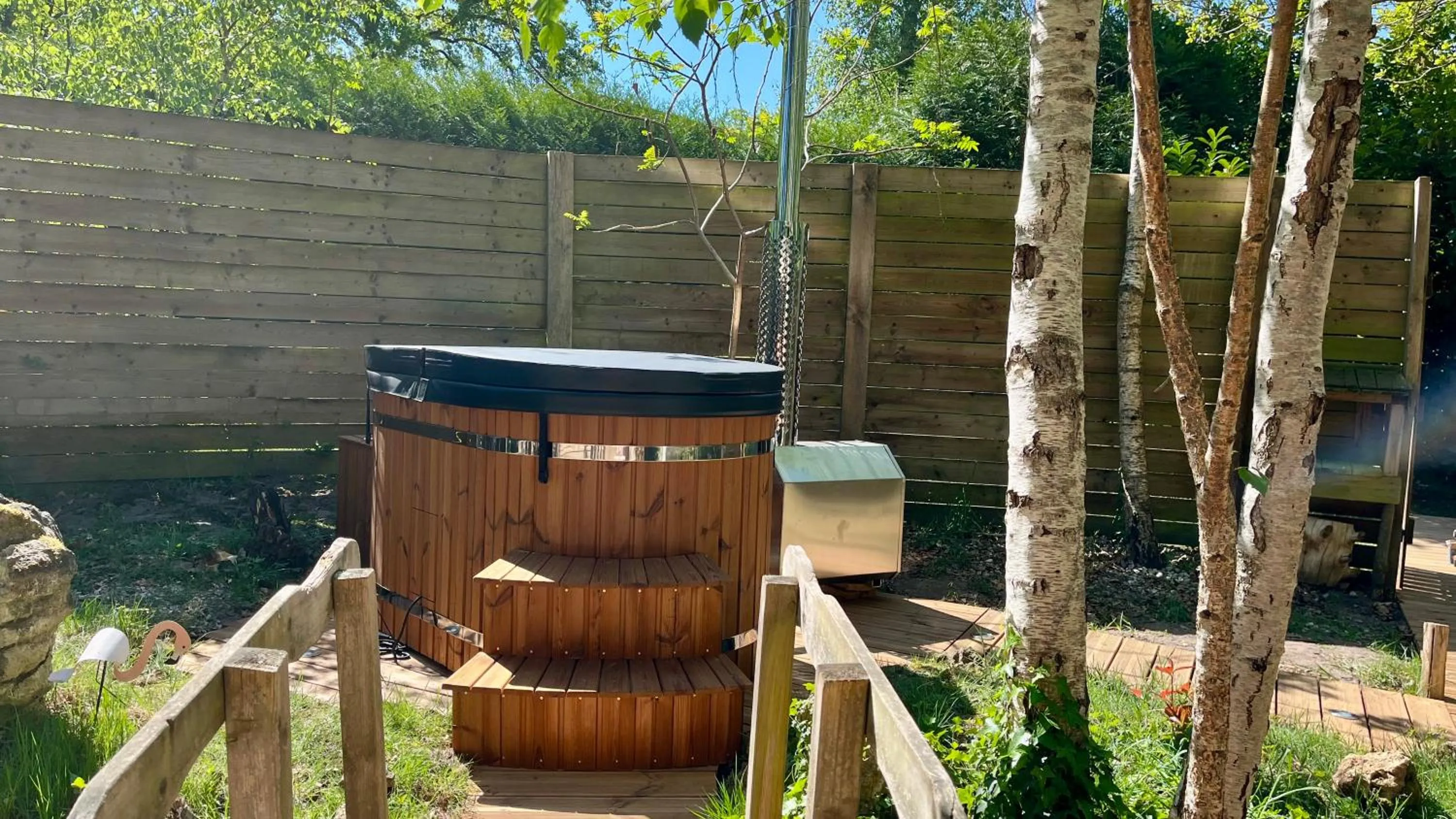 Hot Tub in Le Nid Dans Les Bruyères