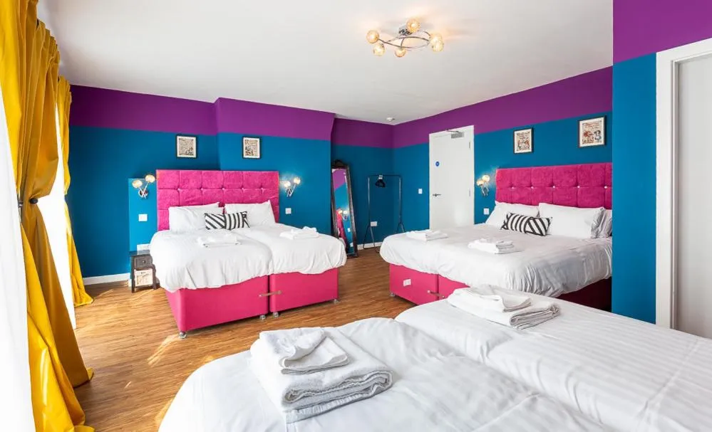 Bedroom, Bed in Honeypot House