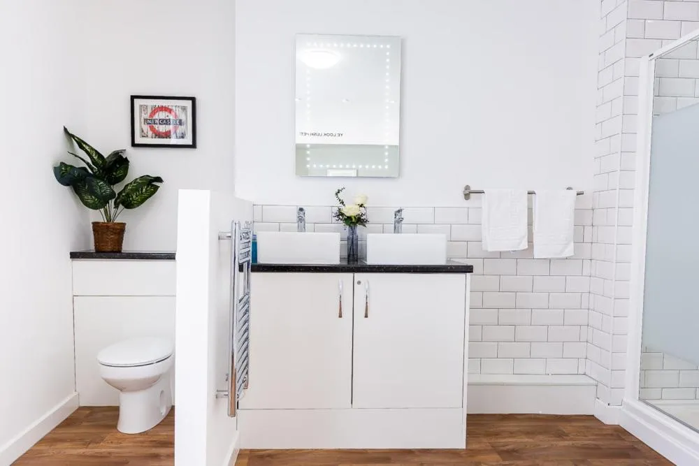Bathroom in Honeypot House