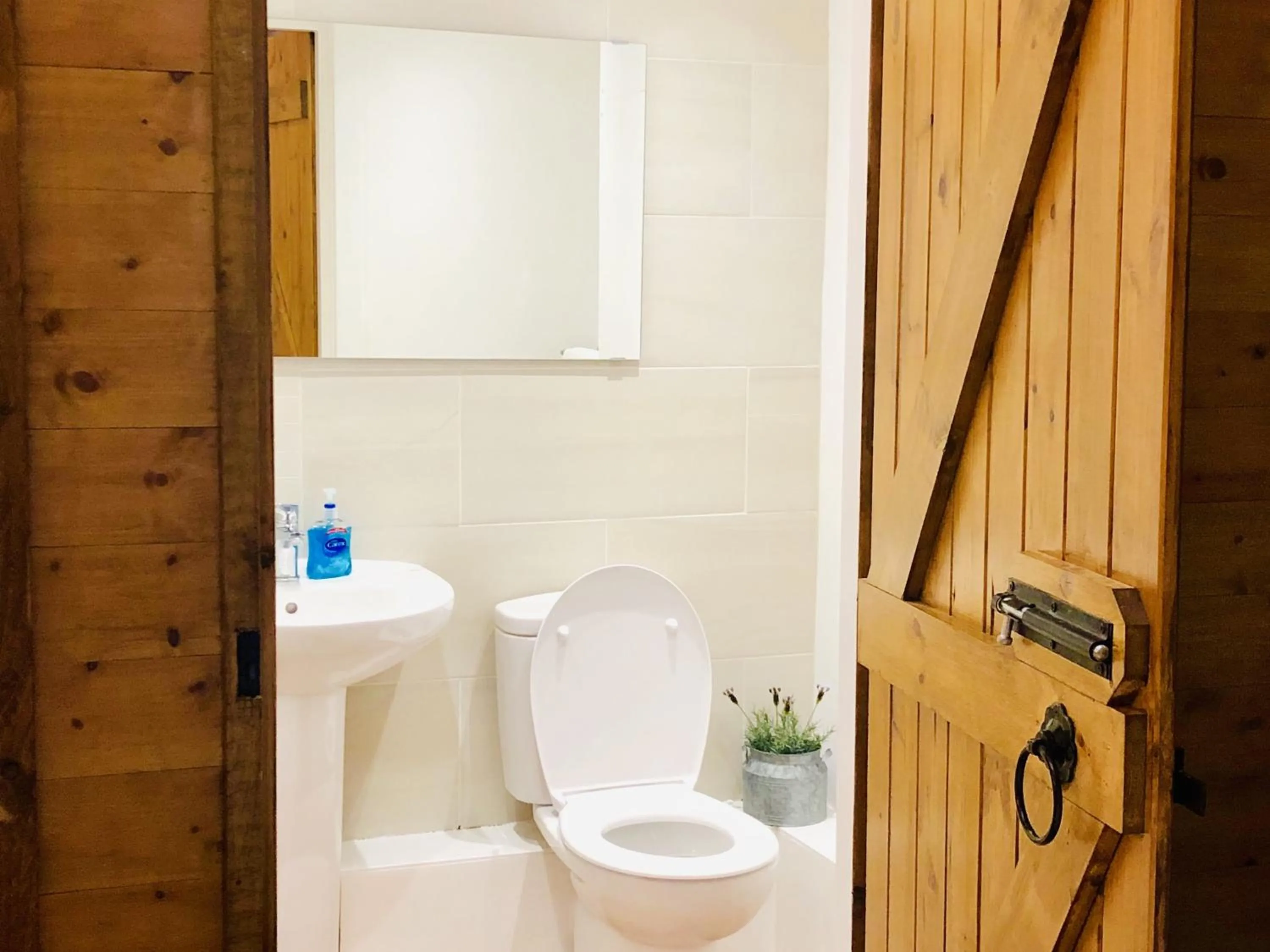 Bathroom in Honeypot House