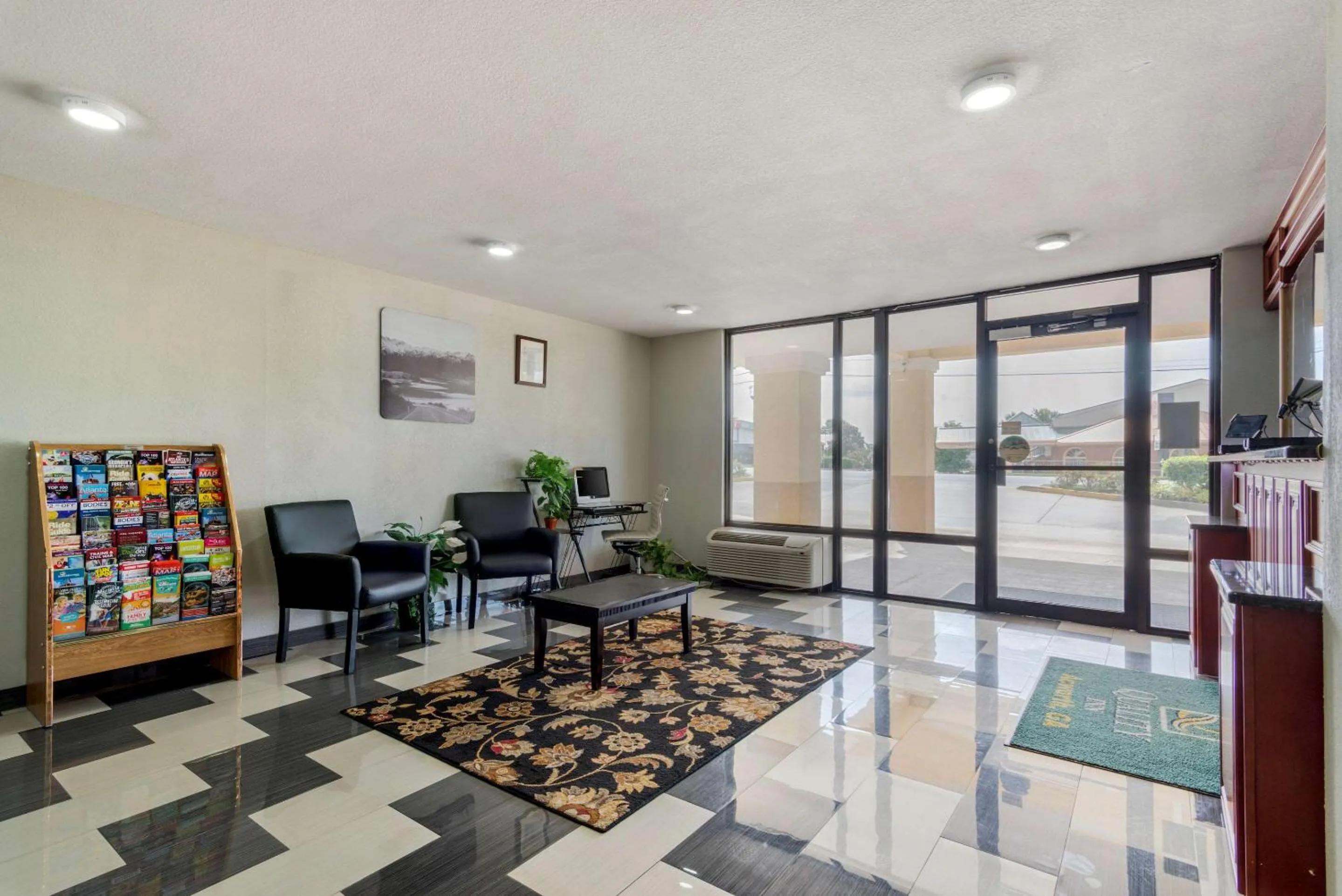 Lobby or reception in Quality Inn Acworth North